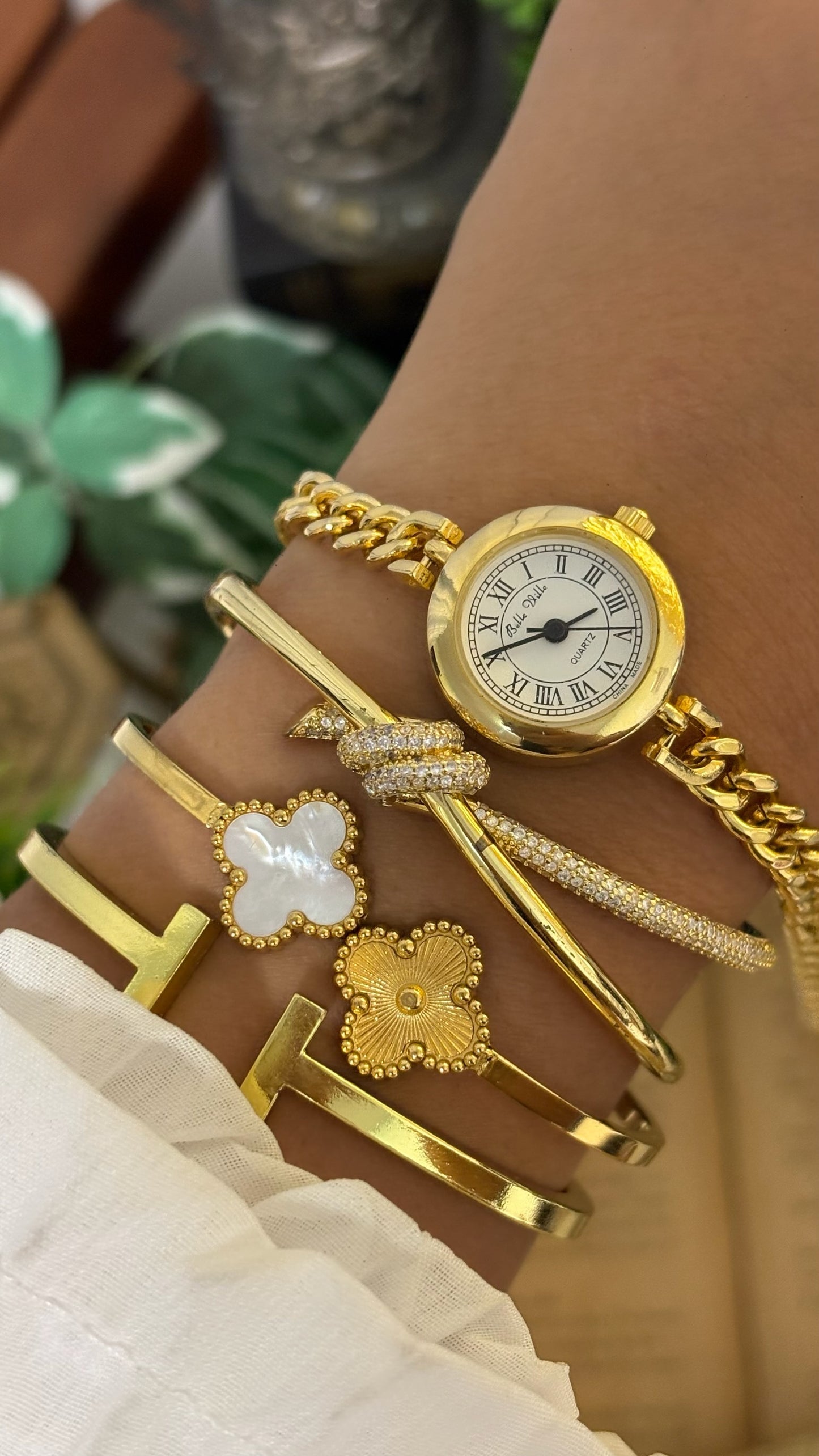 Vintage Belle Ville Roman Dial Watch in Gold Tone Quartz