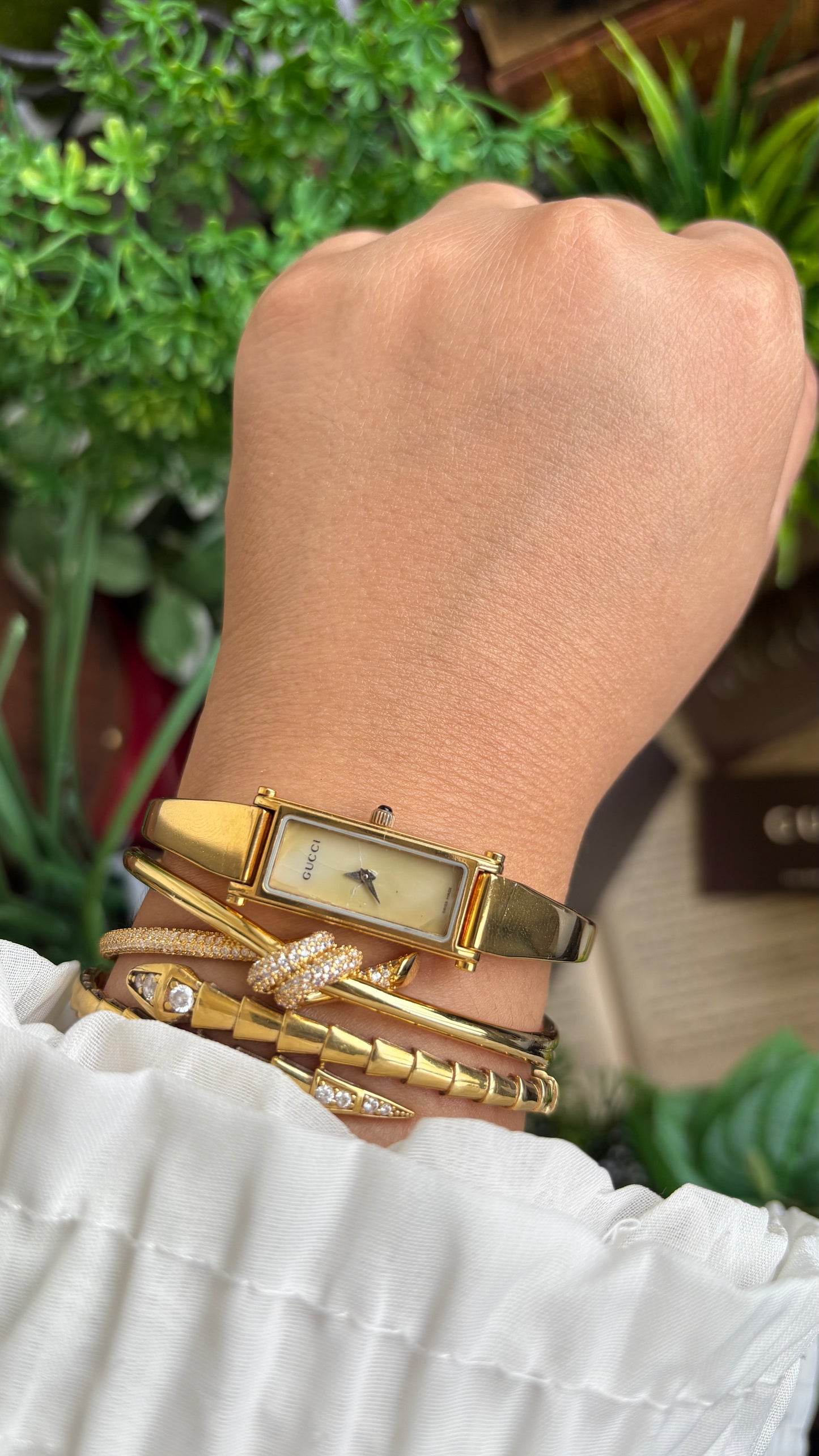 Vintage Gucci 1500L Watch in Gold Tone Mother of Pearl Dial with Original Gucci Box