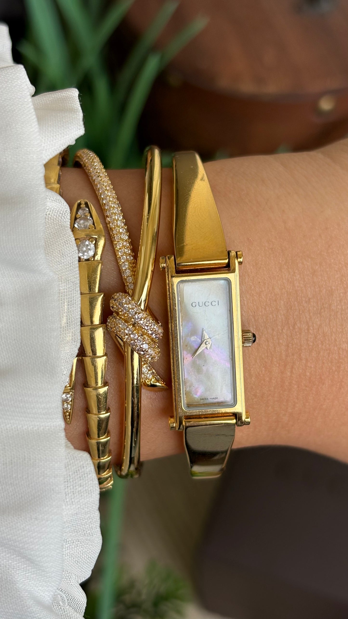 Vintage Gucci 1500L Watch in Gold Tone Mother of Pearl Dial with Original Gucci Box