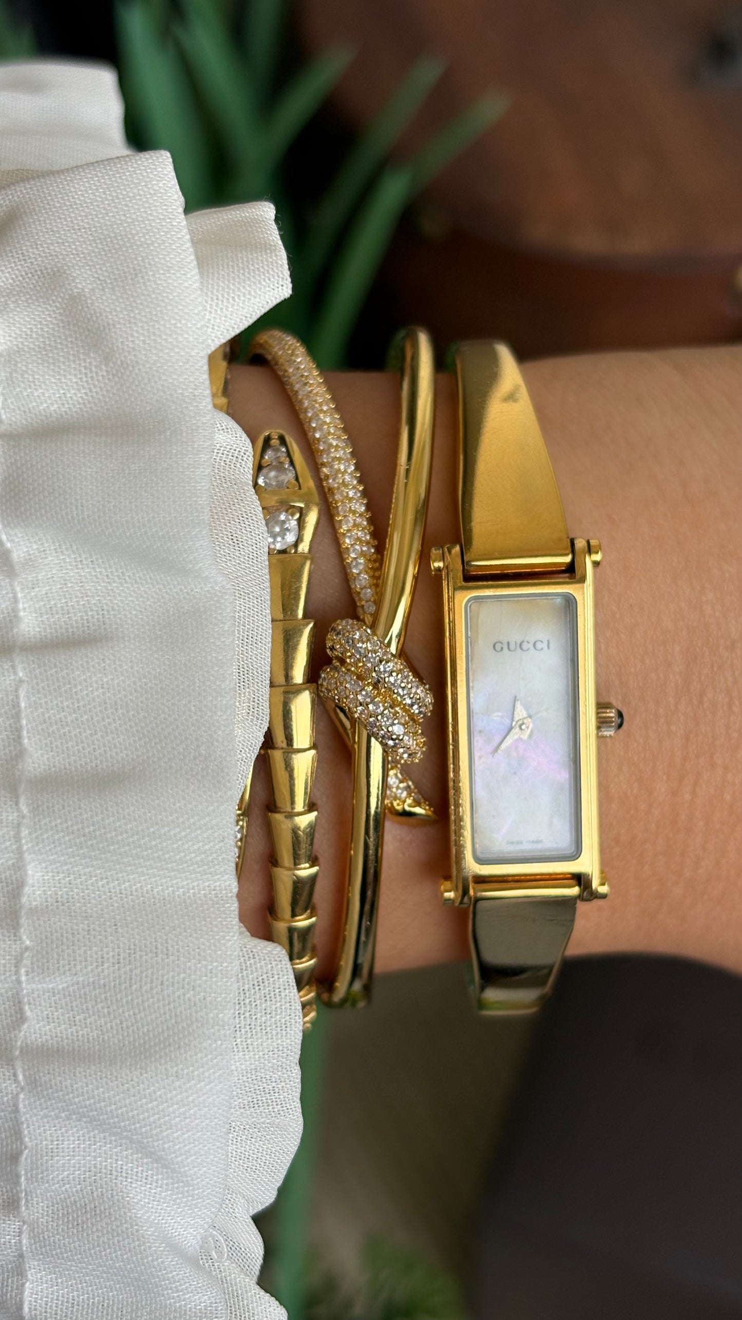 Vintage Gucci 1500L Watch in Gold Tone Mother of Pearl Dial with Original Gucci Box