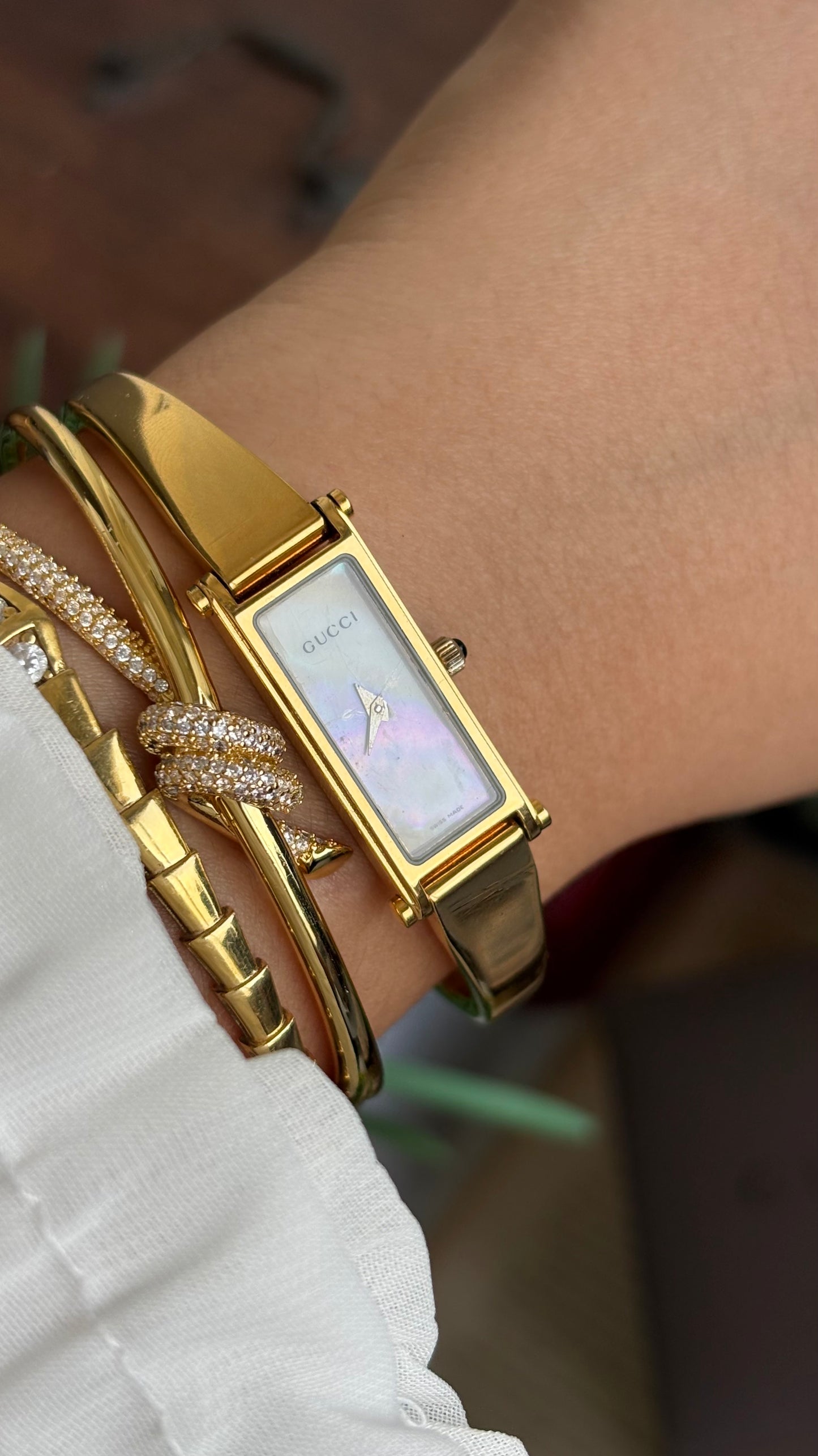 Vintage Gucci 1500L Watch in Gold Tone Mother of Pearl Dial with Original Gucci Box