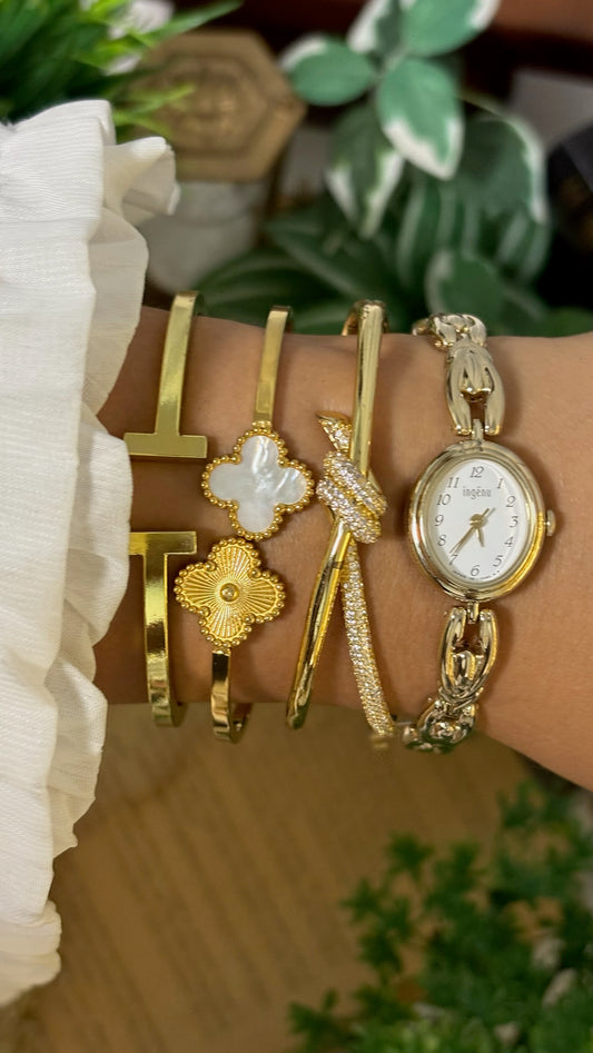 Vintage Alba Ingenu Oval Dial Bracelet Watch in Gold Tone Quartz