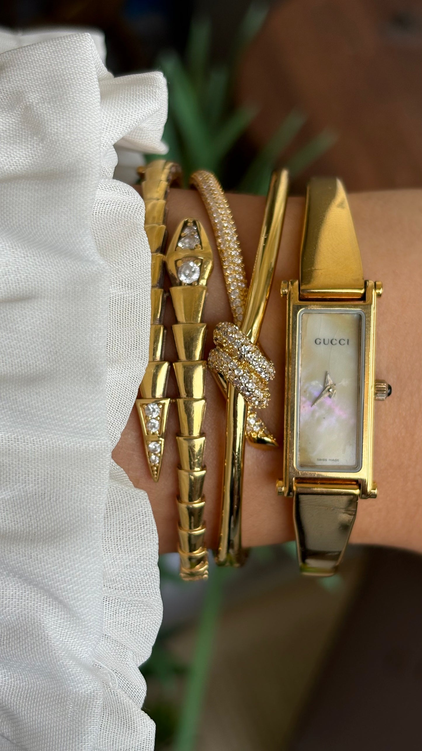 Vintage Gucci 1500L Watch in Gold Tone Mother of Pearl Dial with Original Gucci Box