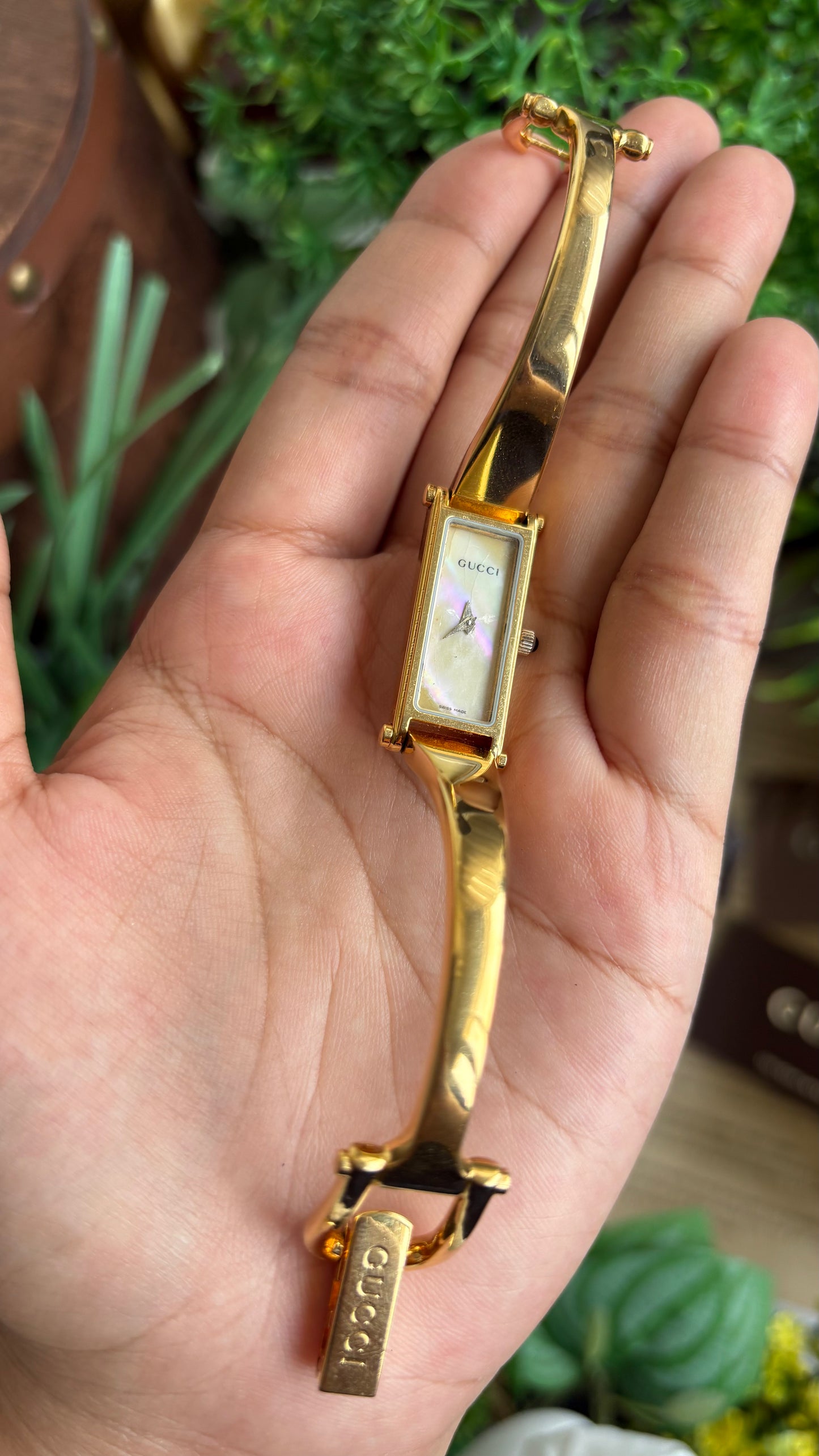 Vintage Gucci 1500L Watch in Gold Tone Mother of Pearl Dial with Original Gucci Box
