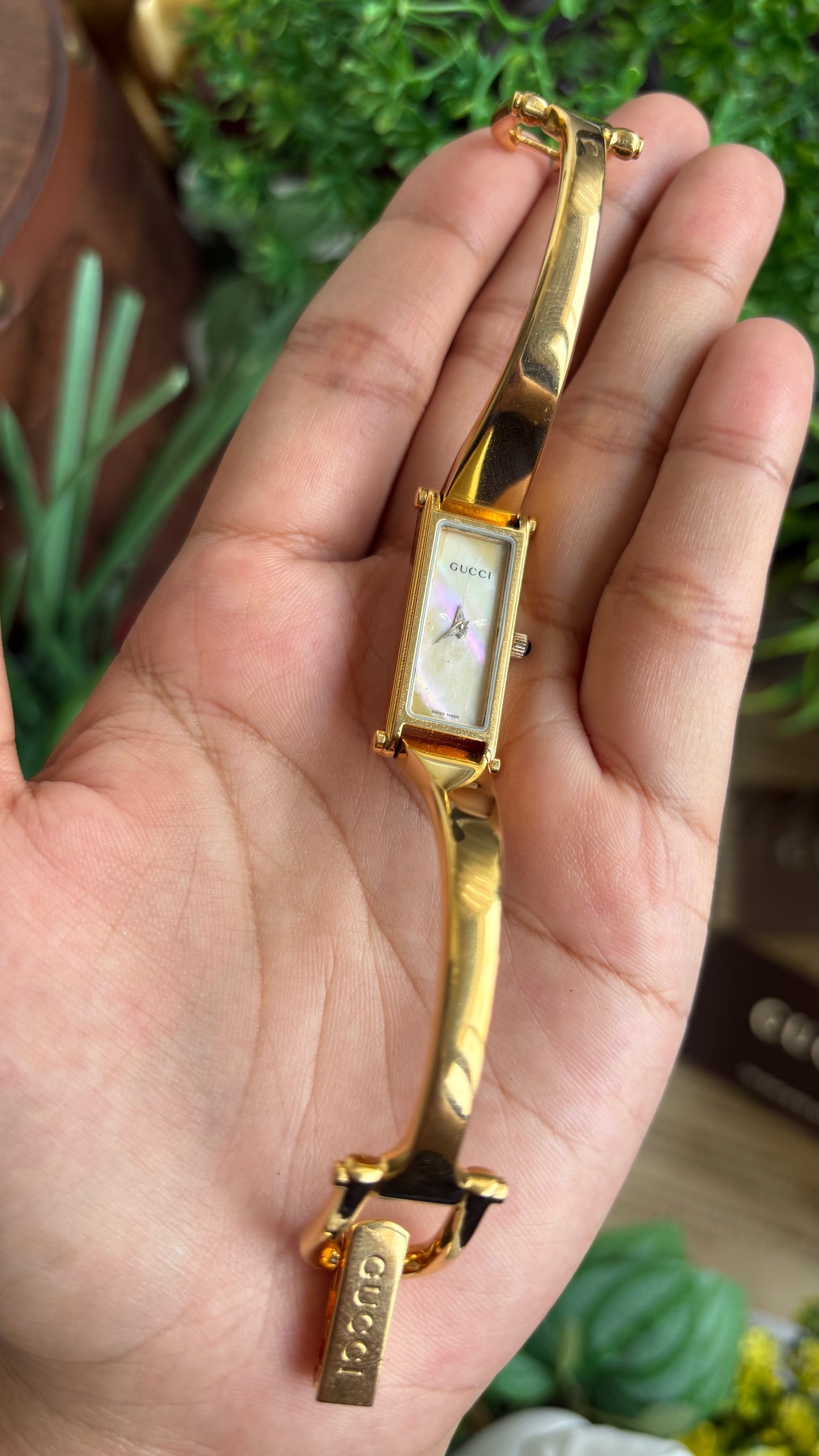 Vintage Gucci 1500L Watch in Gold Tone Mother of Pearl Dial with Original Gucci Box