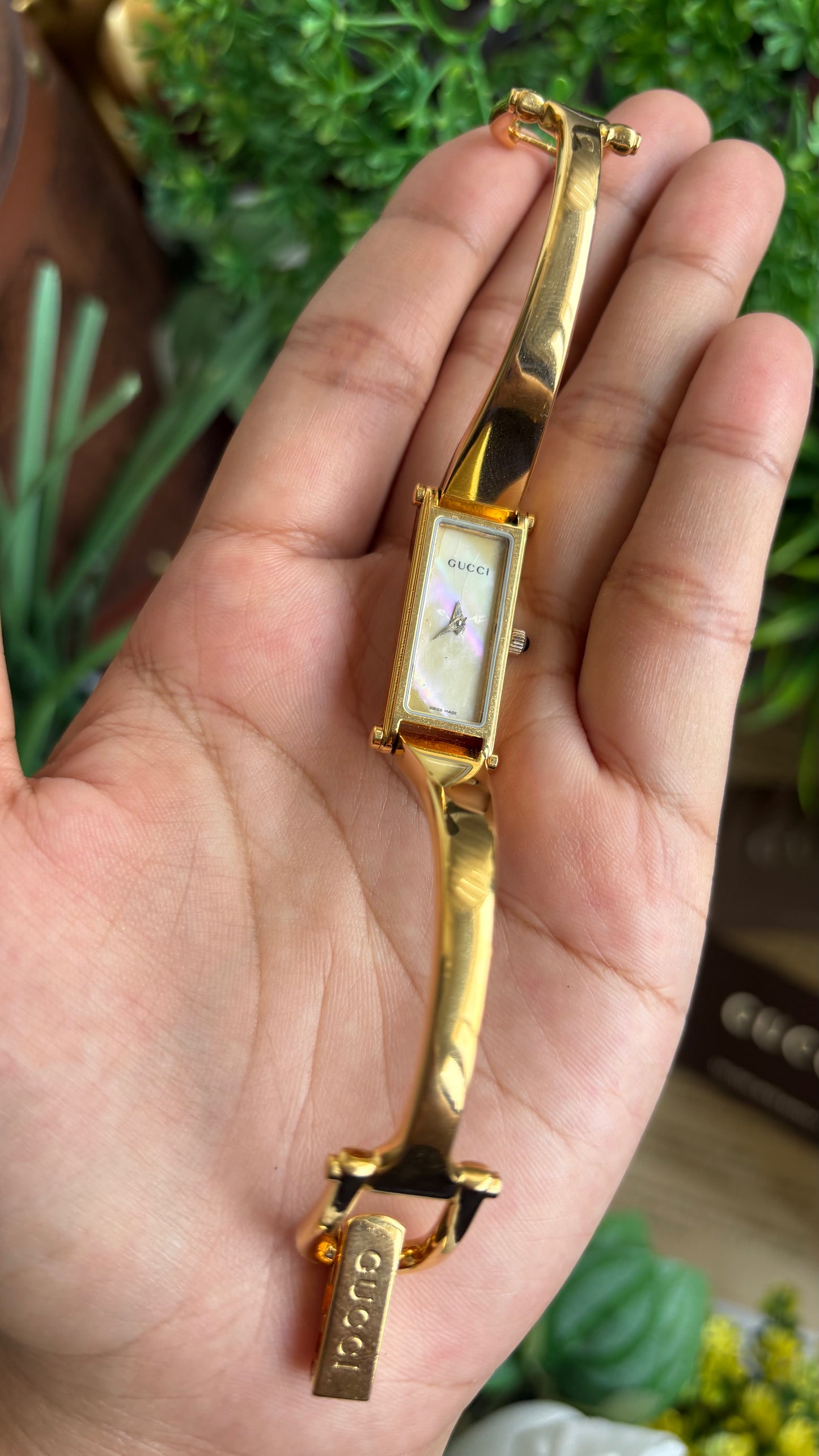 Vintage Gucci 1500L Watch in Gold Tone Mother of Pearl Dial with Original Gucci Box