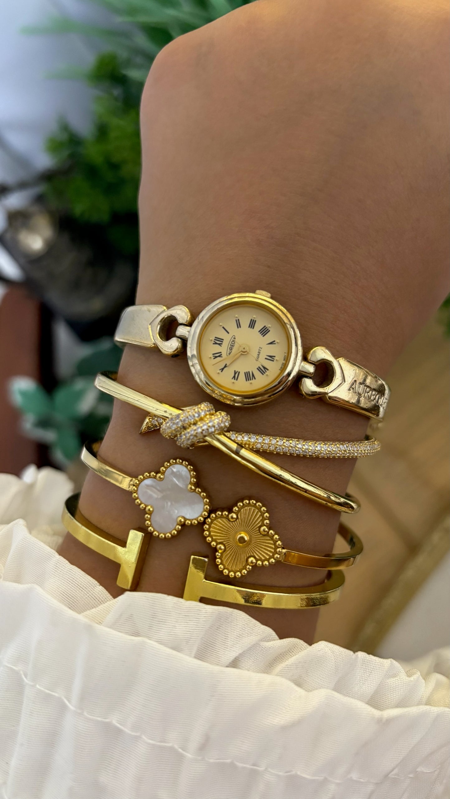 Vintage Aureole Bangle Watch in Gold Tone Quartz