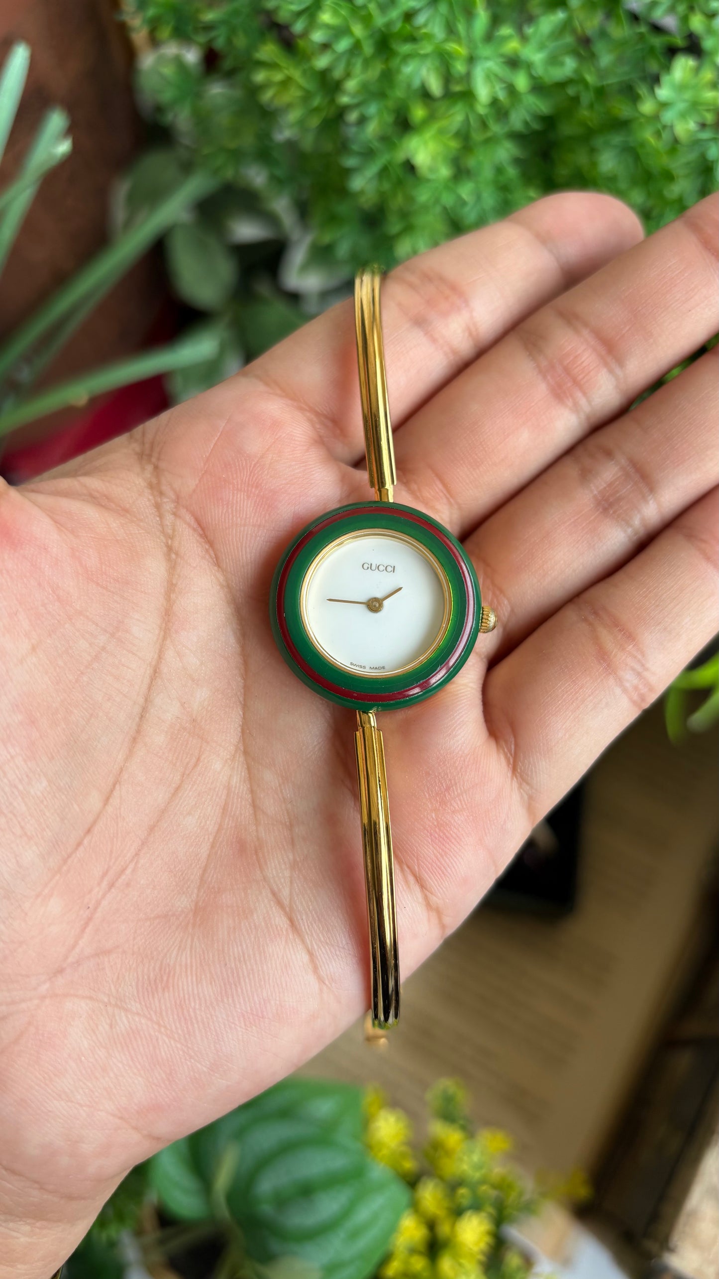 Vintage Gucci 1100L Interchangeable Bezel Set Bangle Watch in Gold Tone Comes With Rare VIP Velvet Box and Metal Gold Ring