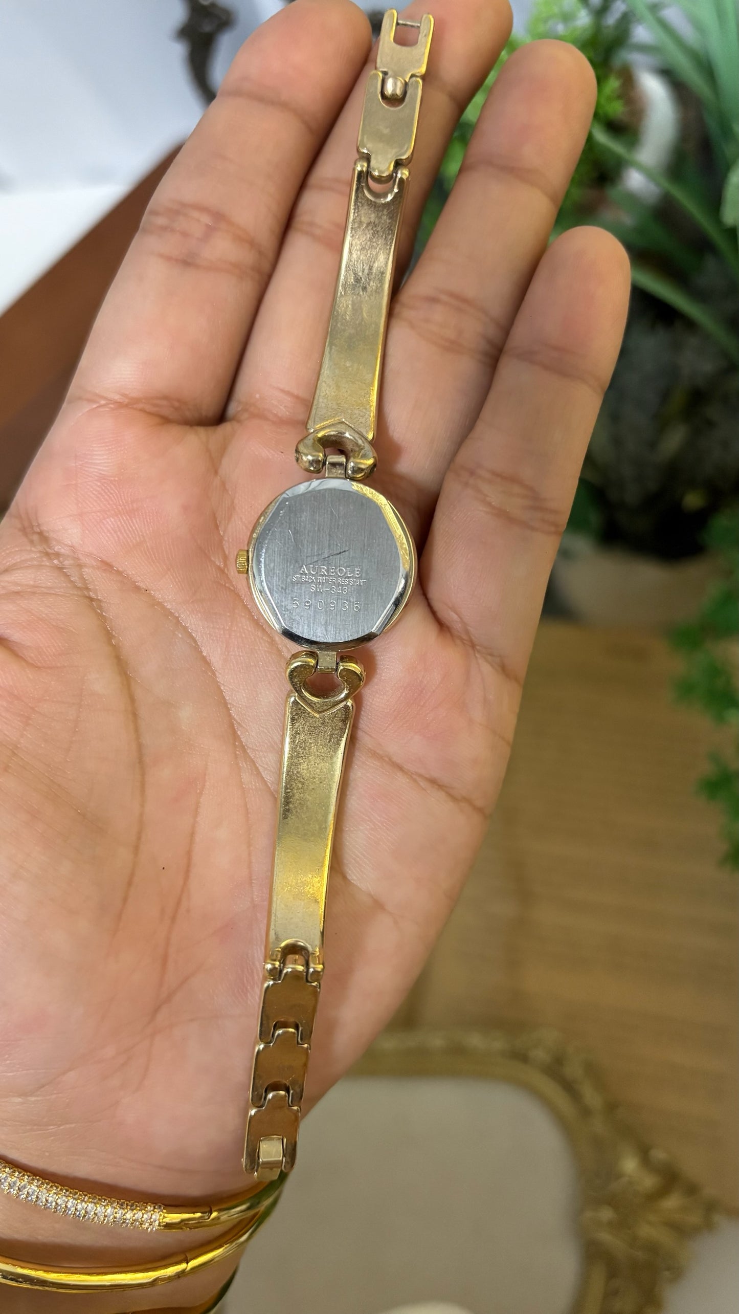 Vintage Aureole Bangle Watch in Gold Tone Quartz