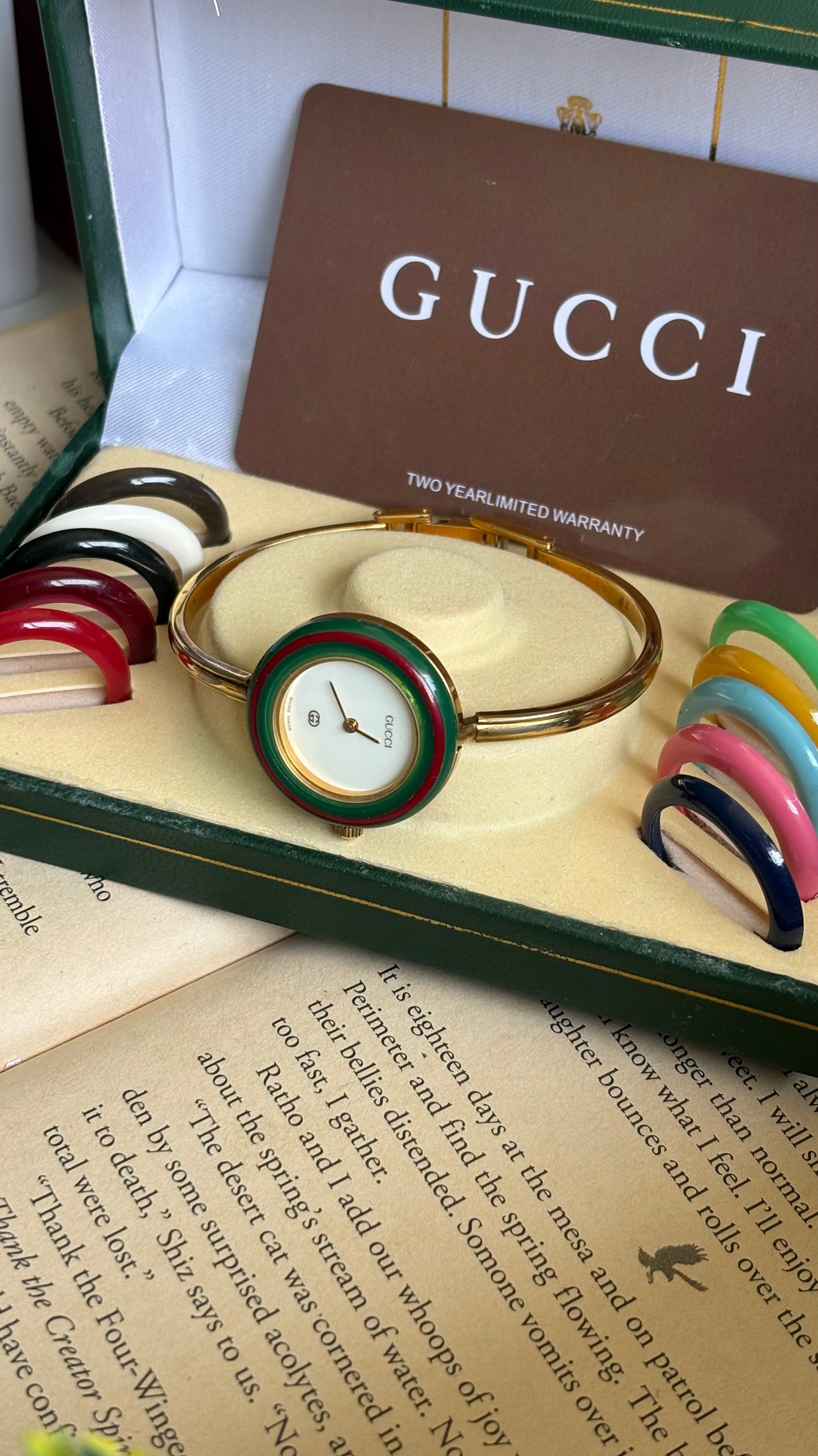 Vintage Gucci 1100L Interchangeable Bezel Set Bangle Watch in Gold Tone with Authenticity Card