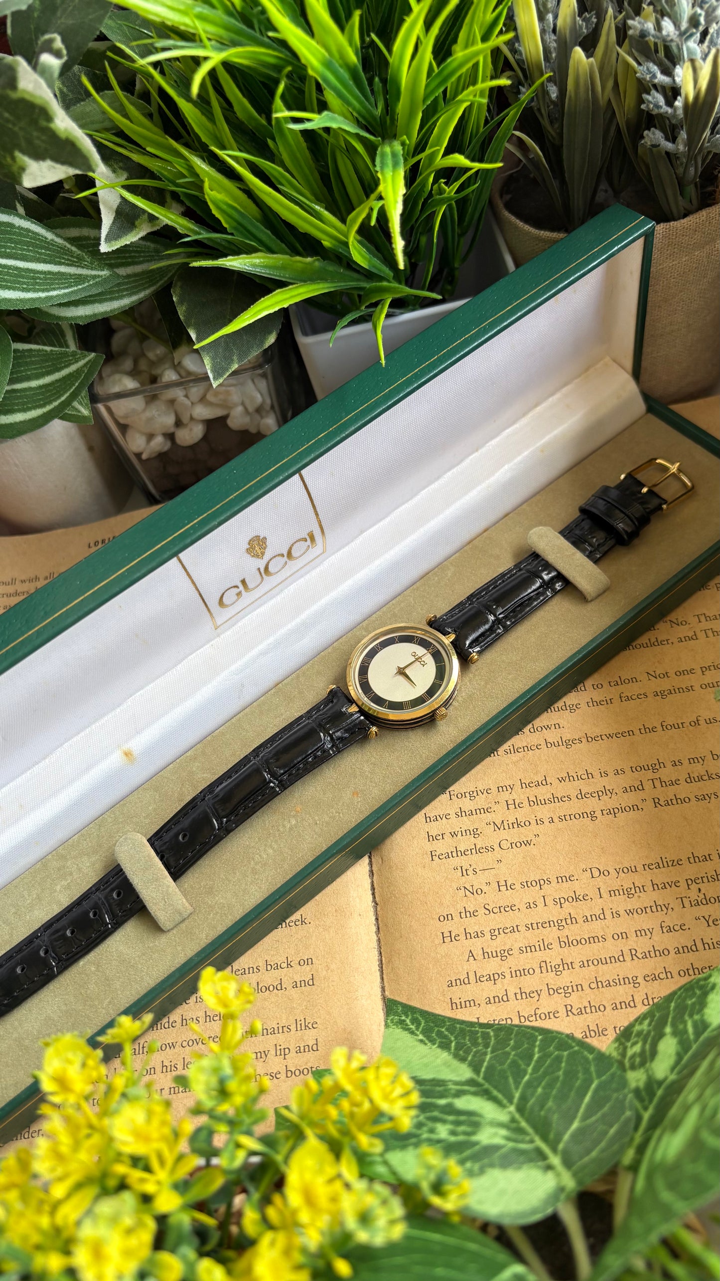 Vintage Gucci Watch in Black Leather Strap with Original Gucci Box