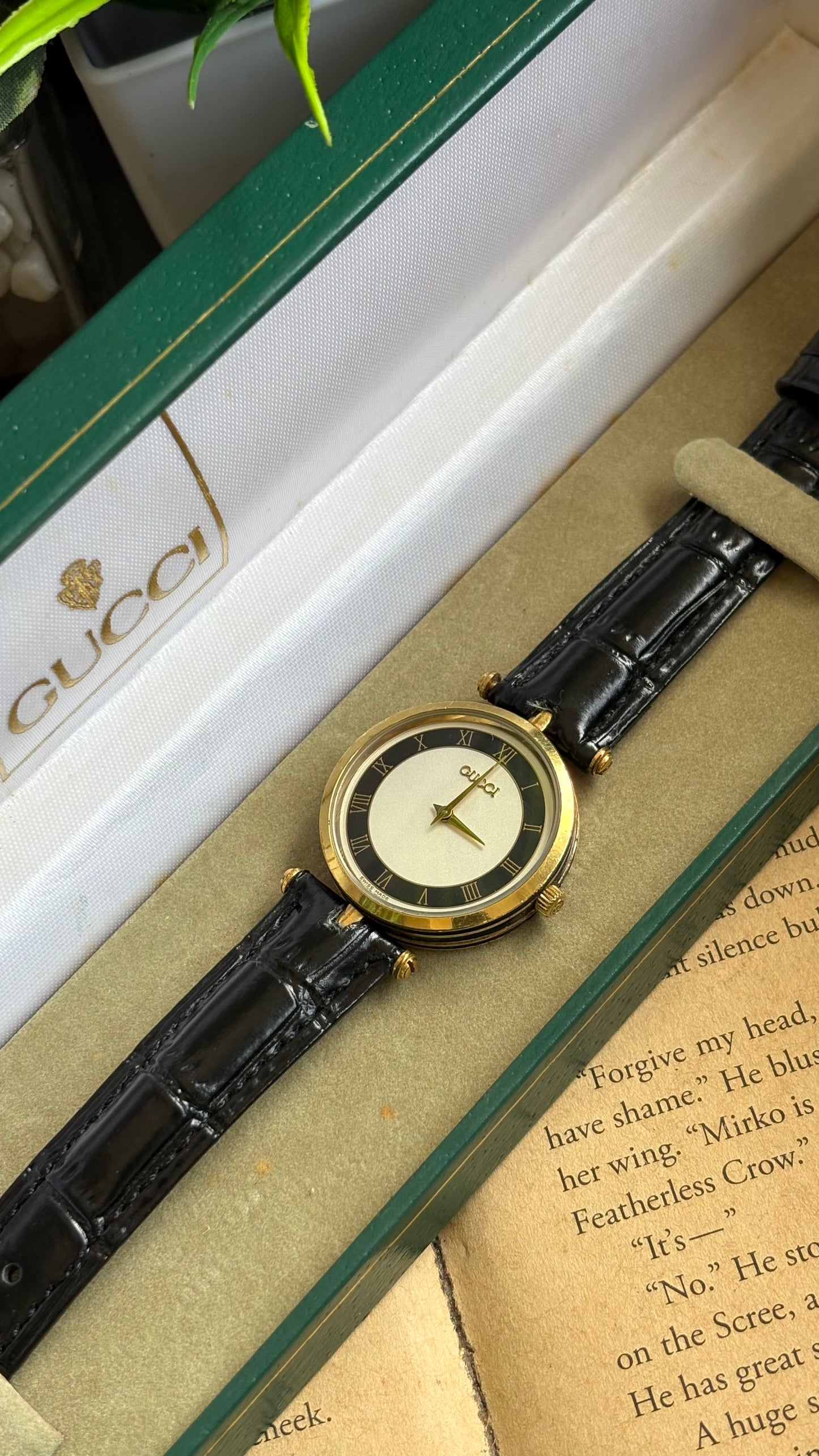 Vintage Gucci Watch in Black Leather Strap with Original Gucci Box