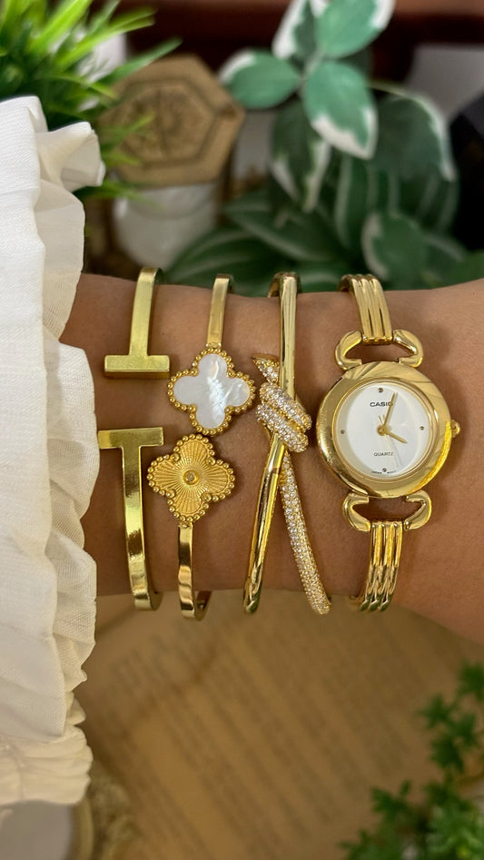 Rare Vintage Casio Horsebit Bangle Watch in Gold Tone Quartz