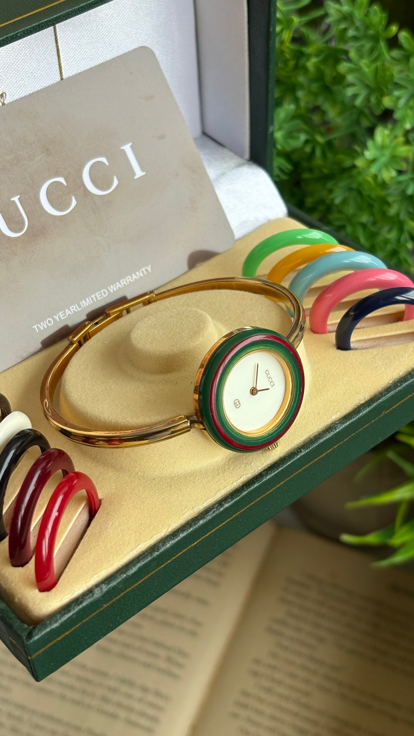 Vintage Gucci 1100L Interchangeable Bezel Set Bangle Watch in Gold Tone with Authenticity Card