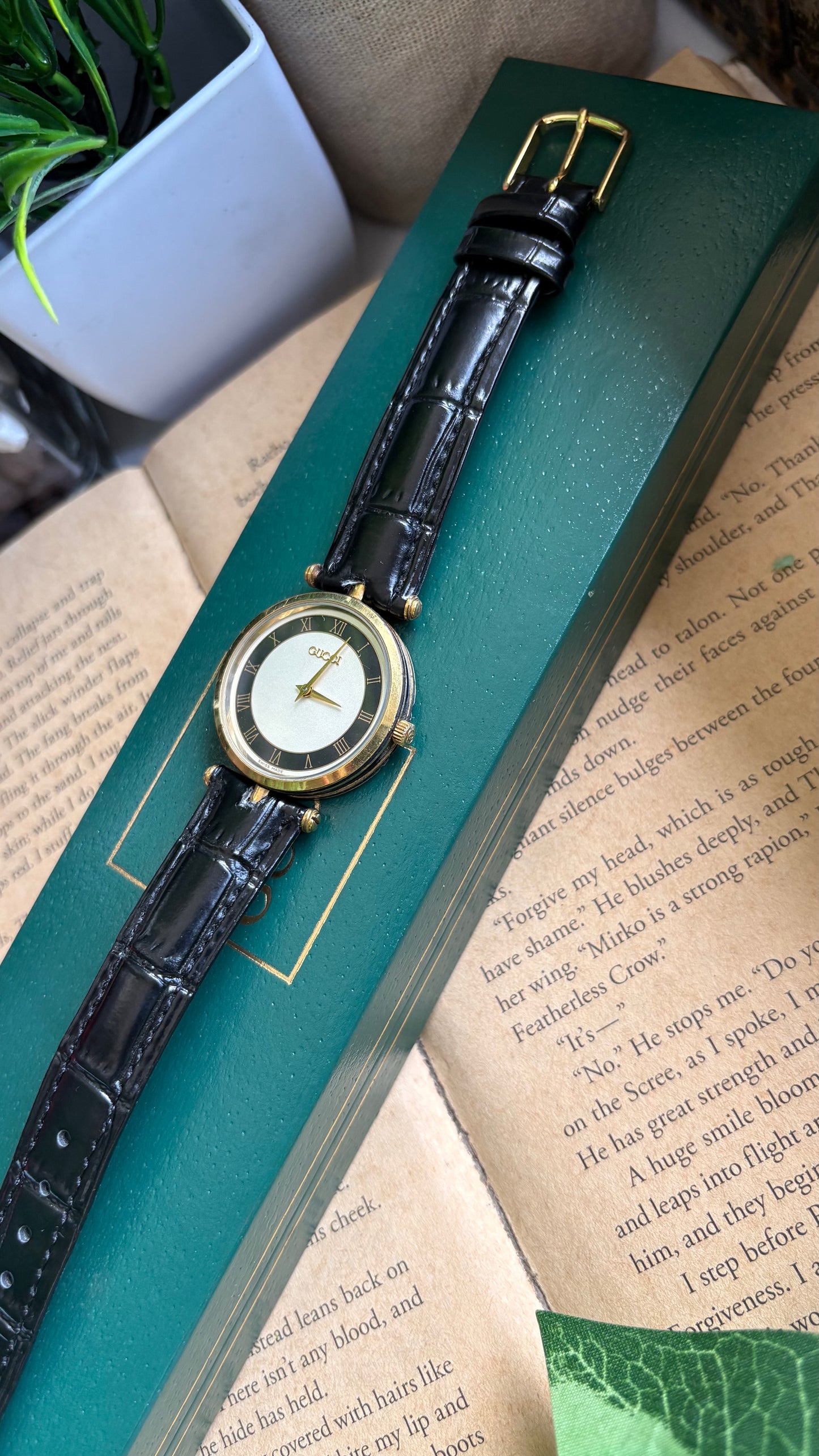 Vintage Gucci Watch in Black Leather Strap with Original Gucci Box