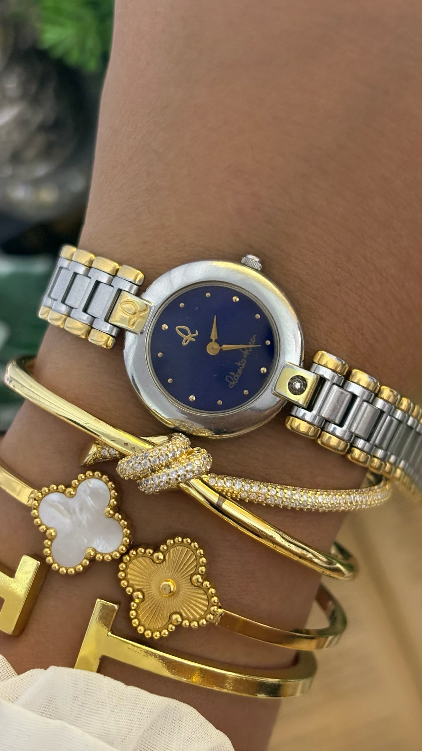 Vintage Roberto Midnight Blue Dial Dress Watch in Two-Tone Quartz