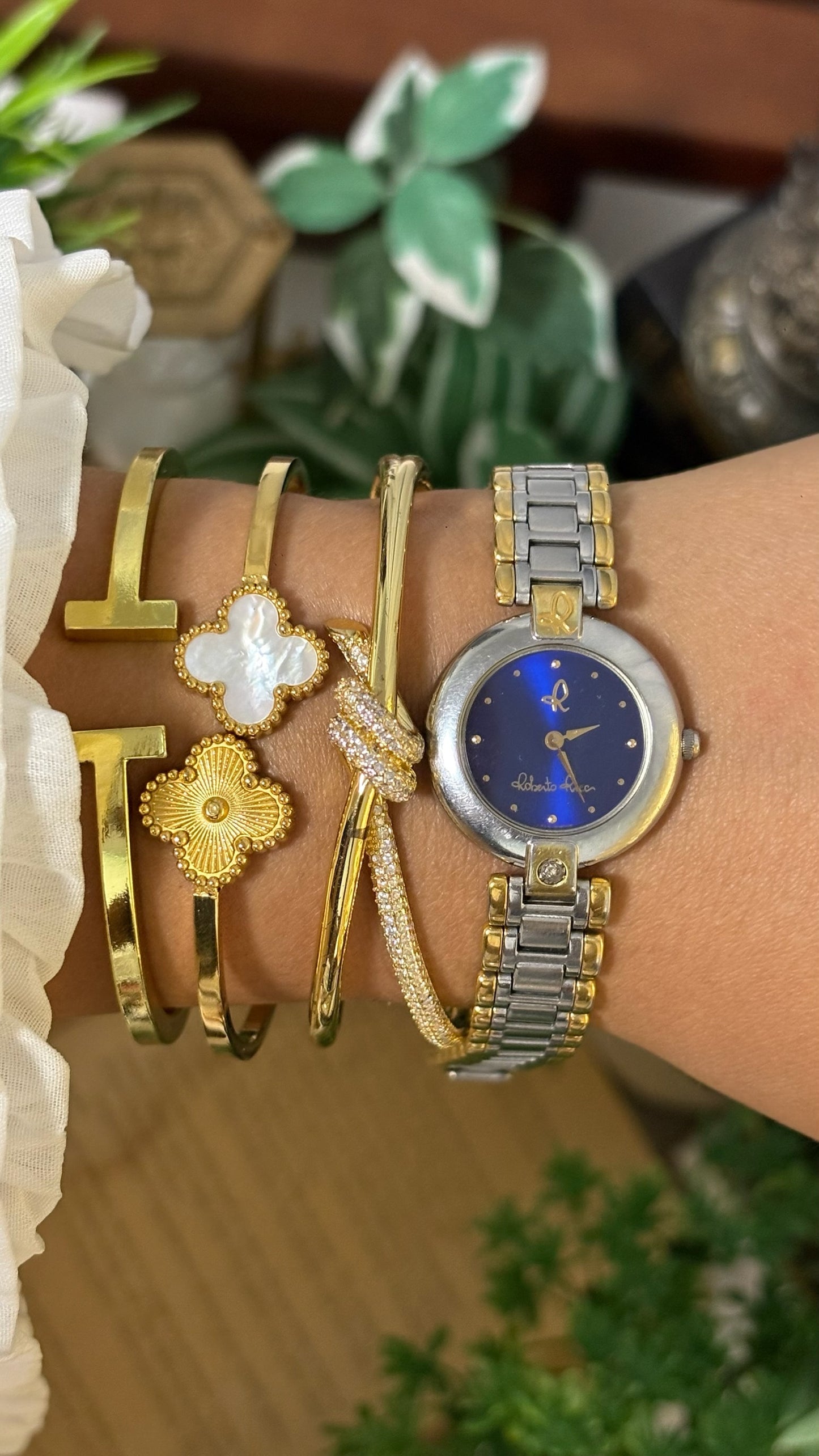 Vintage Roberto Midnight Blue Dial Dress Watch in Two-Tone Quartz