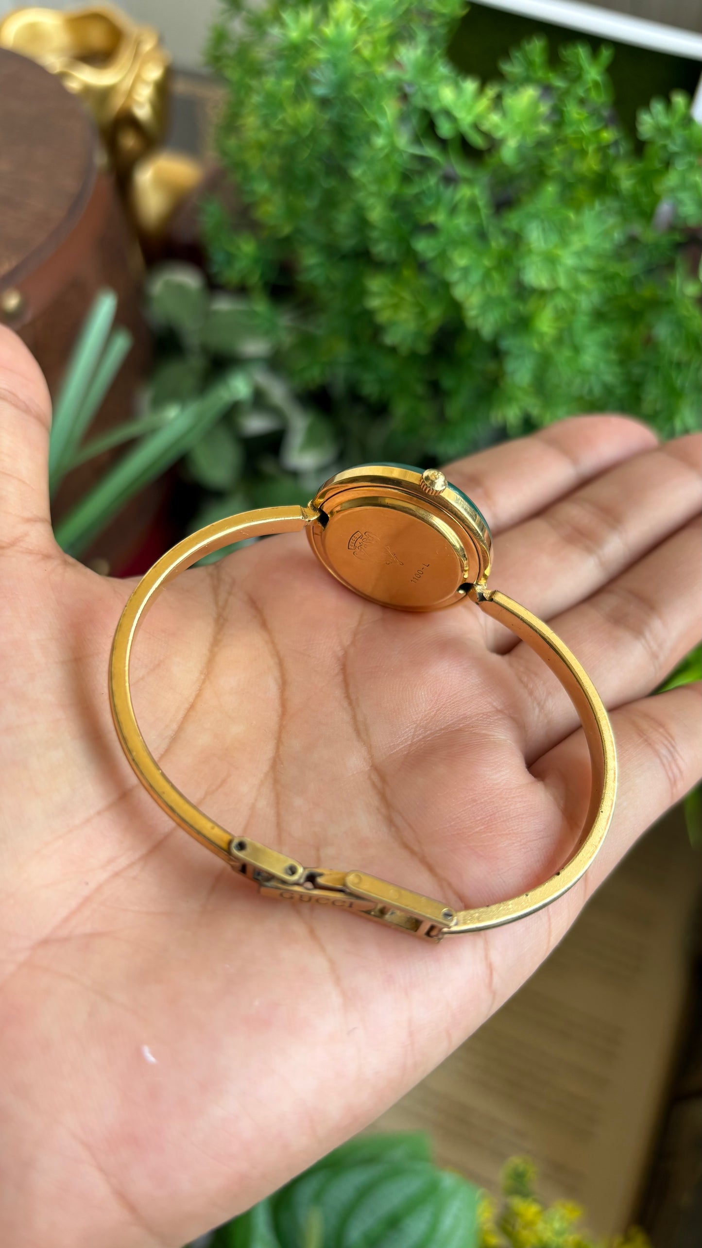 Vintage Gucci 1100L Interchangeable Bezel Set Bangle Watch in Gold Tone