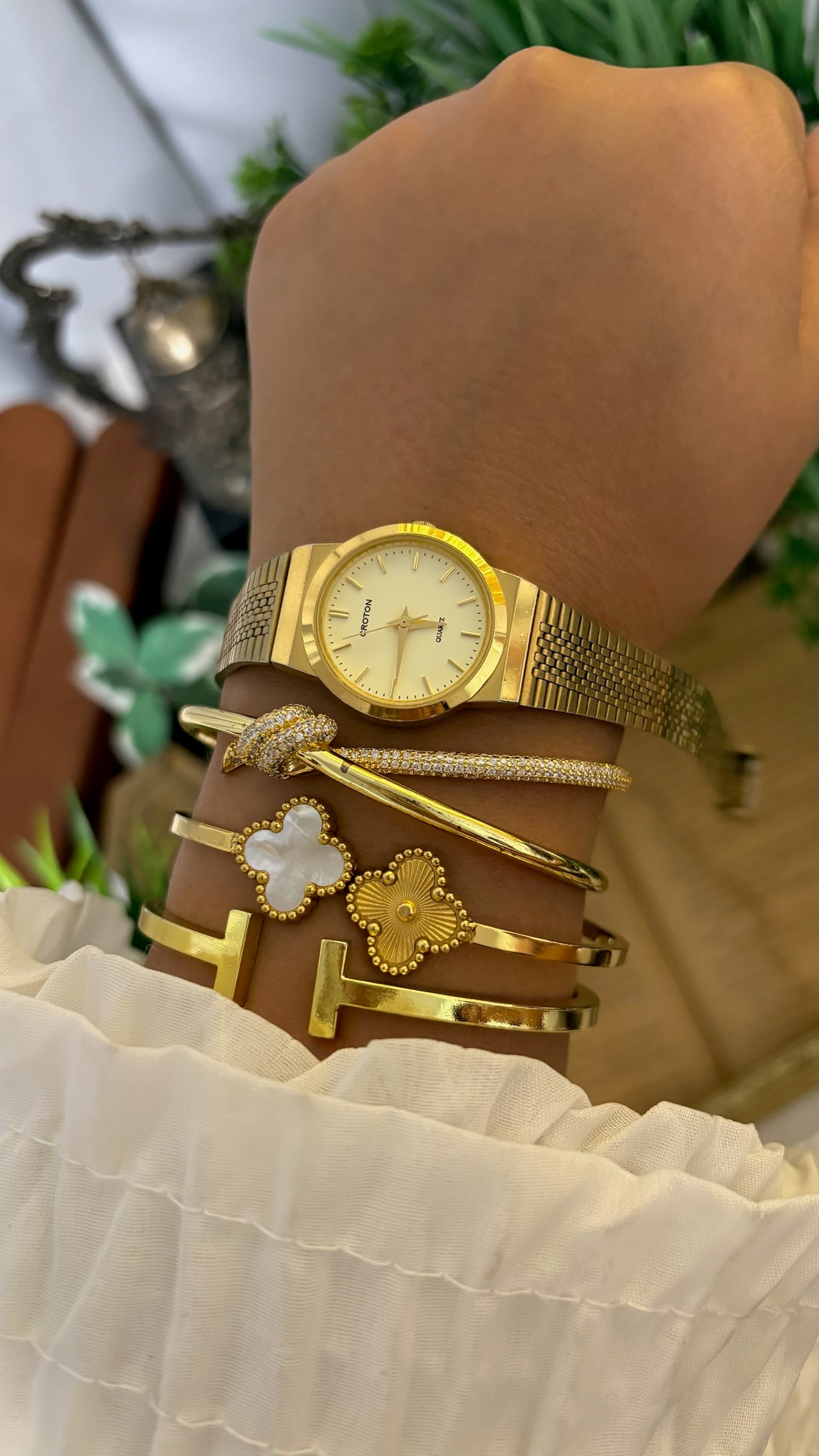 Vintage Croton Dress Watch in Gold Tone Quartz