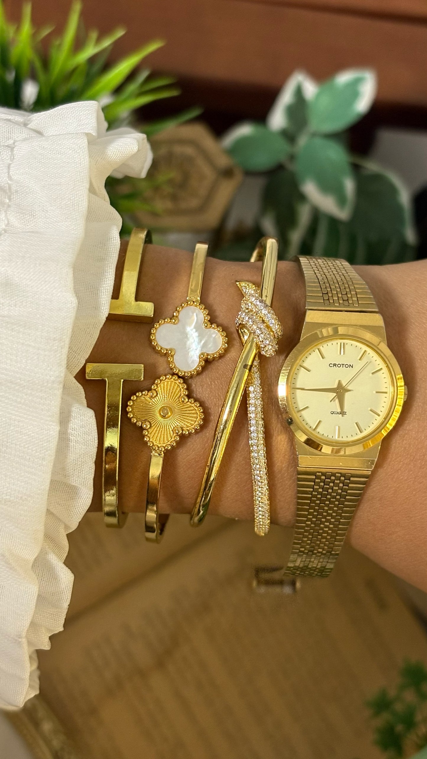 Vintage Croton Dress Watch in Gold Tone Quartz