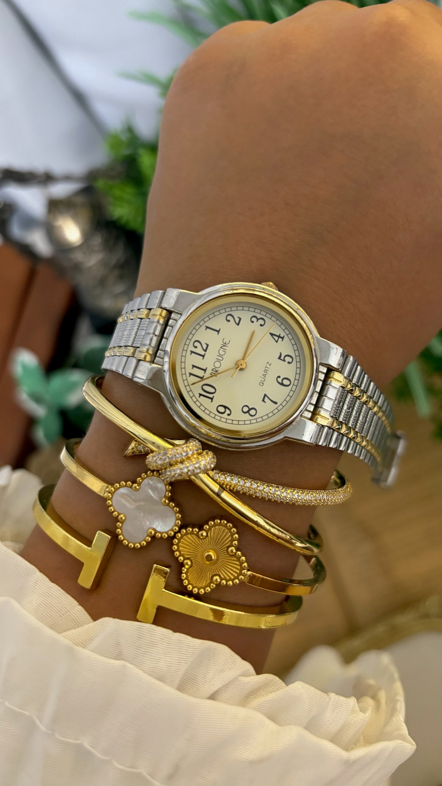 Vintage Brougne Light Champagne Dial Dress Watch in Two-Tone Quartz