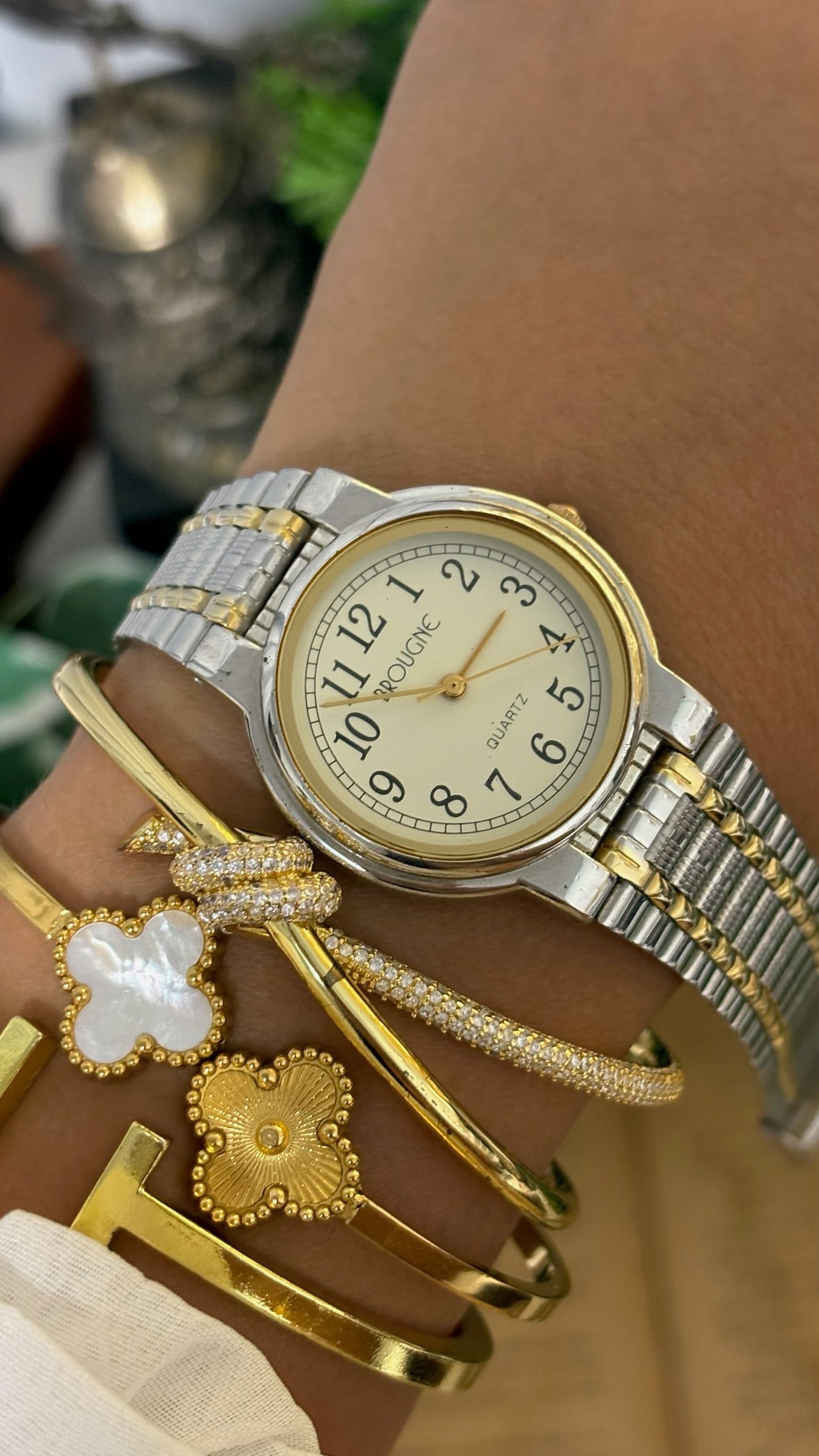Vintage Brougne Light Champagne Dial Dress Watch in Two-Tone Quartz