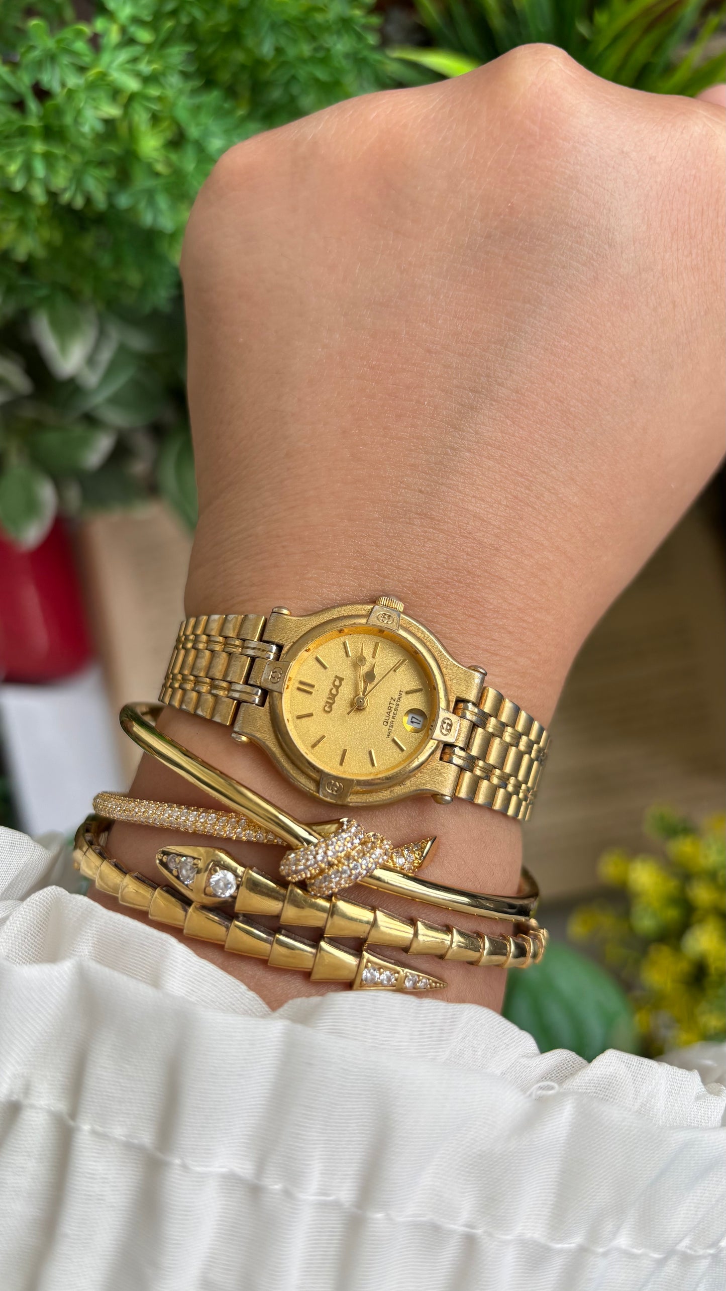Vintage Gucci 9200L Swiss Watch in Gold Tone with Window Date