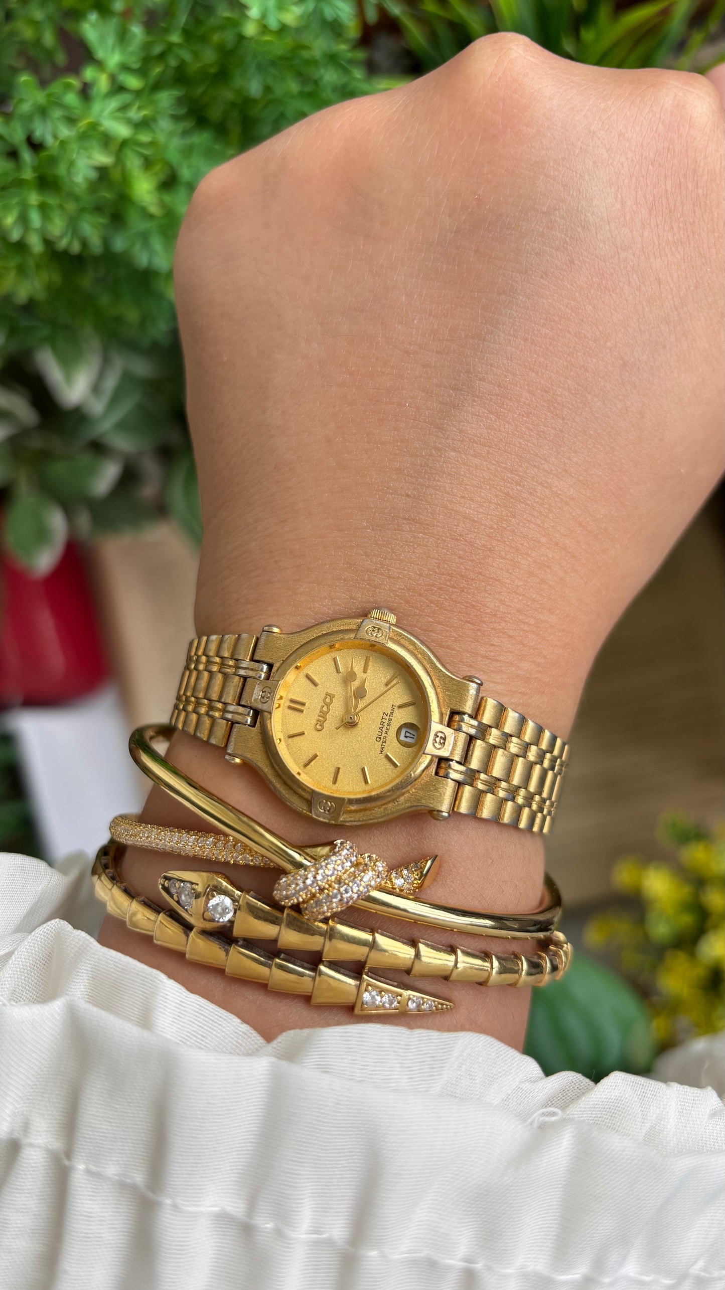 Vintage Gucci 9200L Swiss Watch in Gold Tone with Window Date