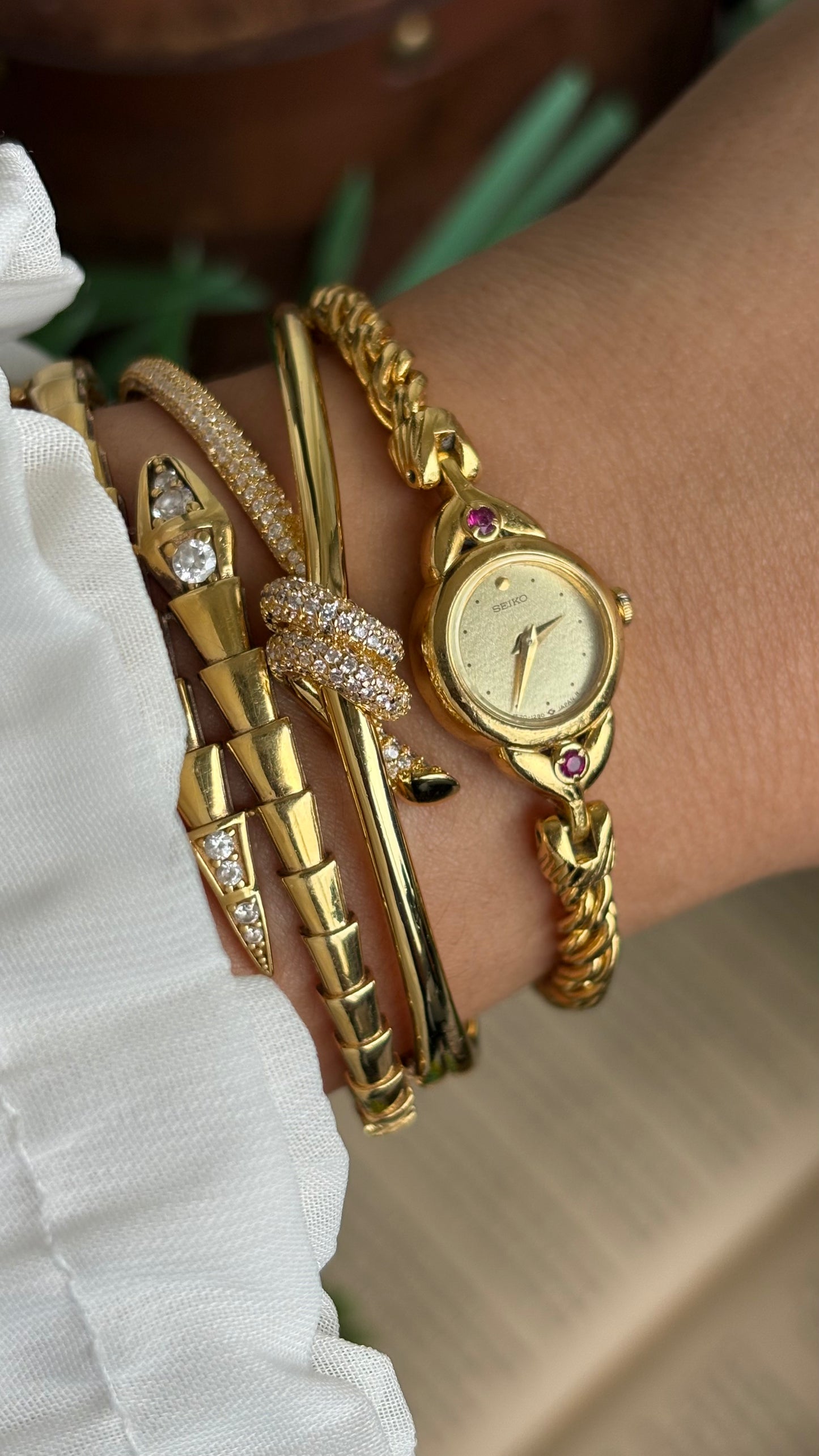 Extremely Rare Vintage Seiko Rope Chain Bracelet Watch in Gold Tone with Genuine Rubies