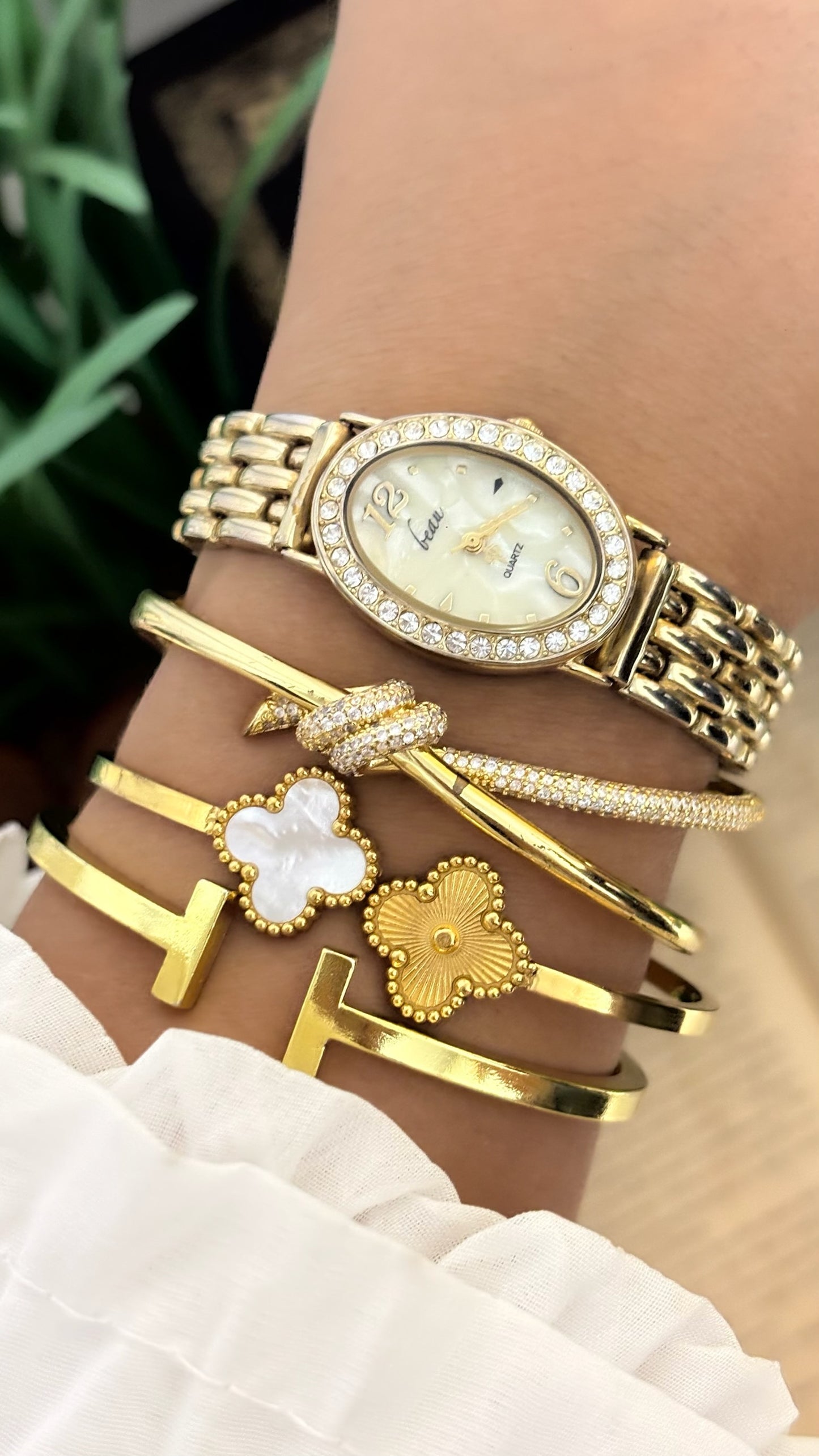 Vintage Beau Oval Crystal Bezel Dress Watch in Gold Tone Quartz