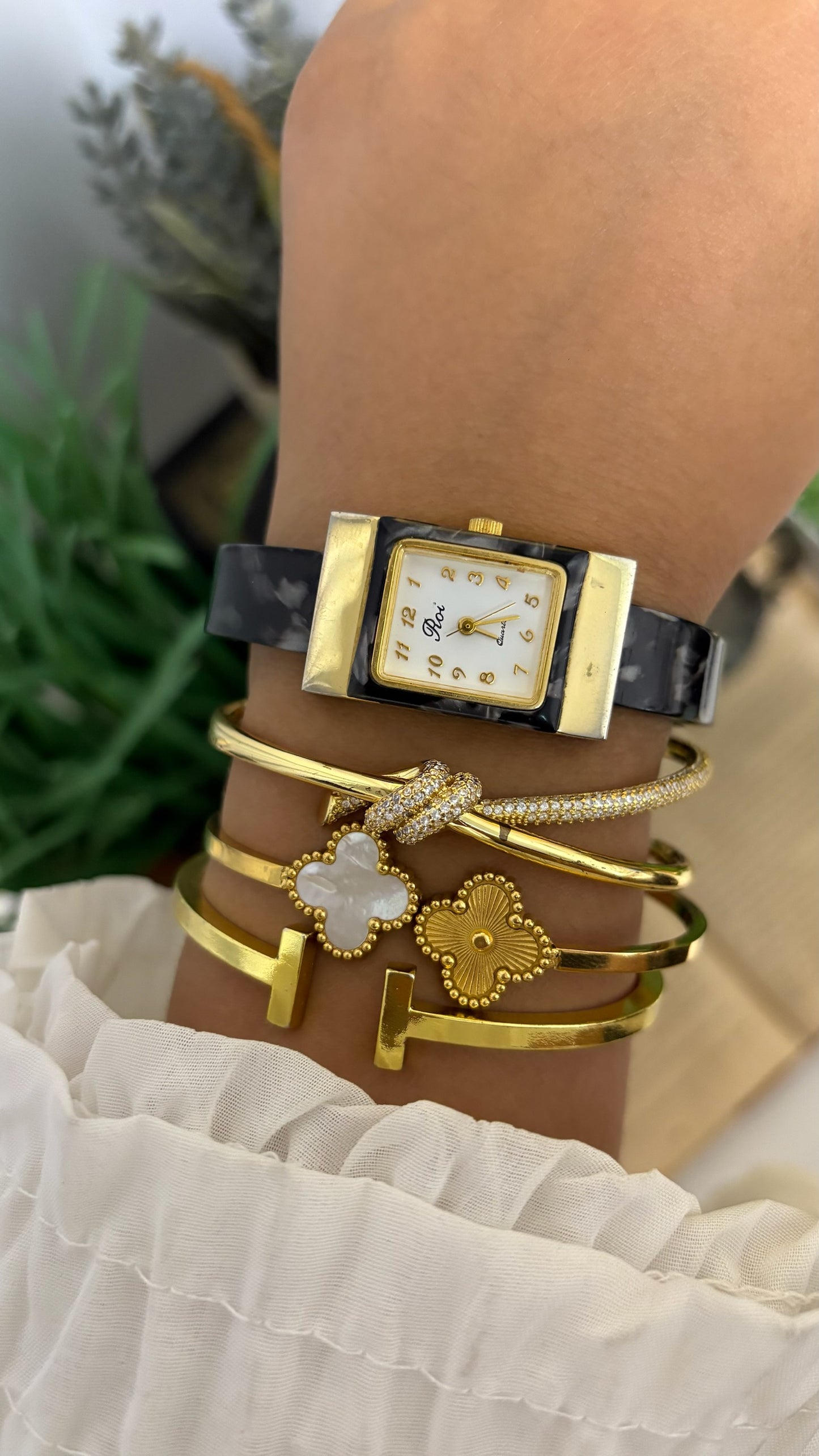 Vintage Roi Tank Classic Watch in Gold Tone and Marbled Black Acrylic Bangle Quartz