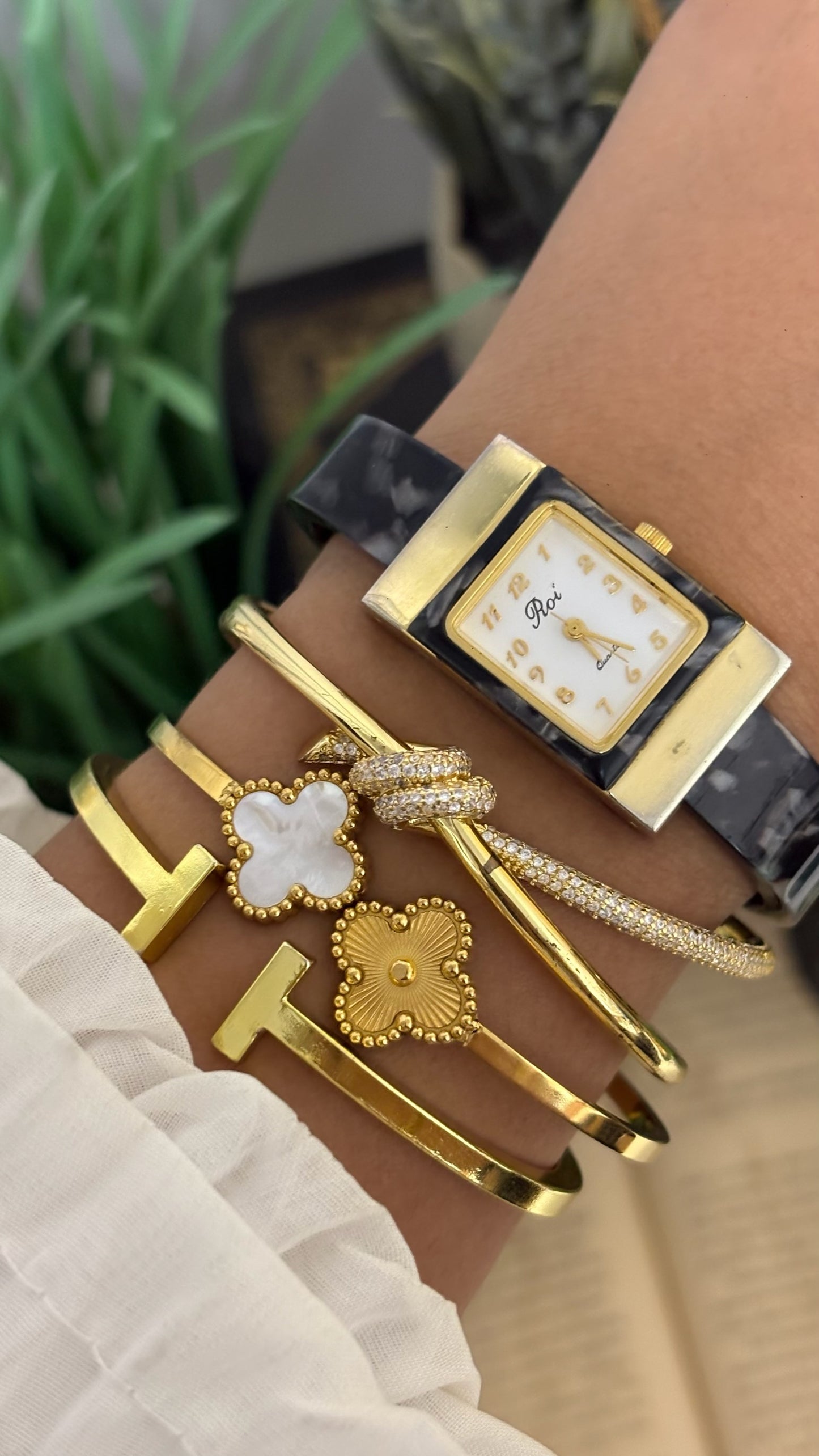 Vintage Roi Tank Classic Watch in Gold Tone and Marbled Black Acrylic Bangle Quartz