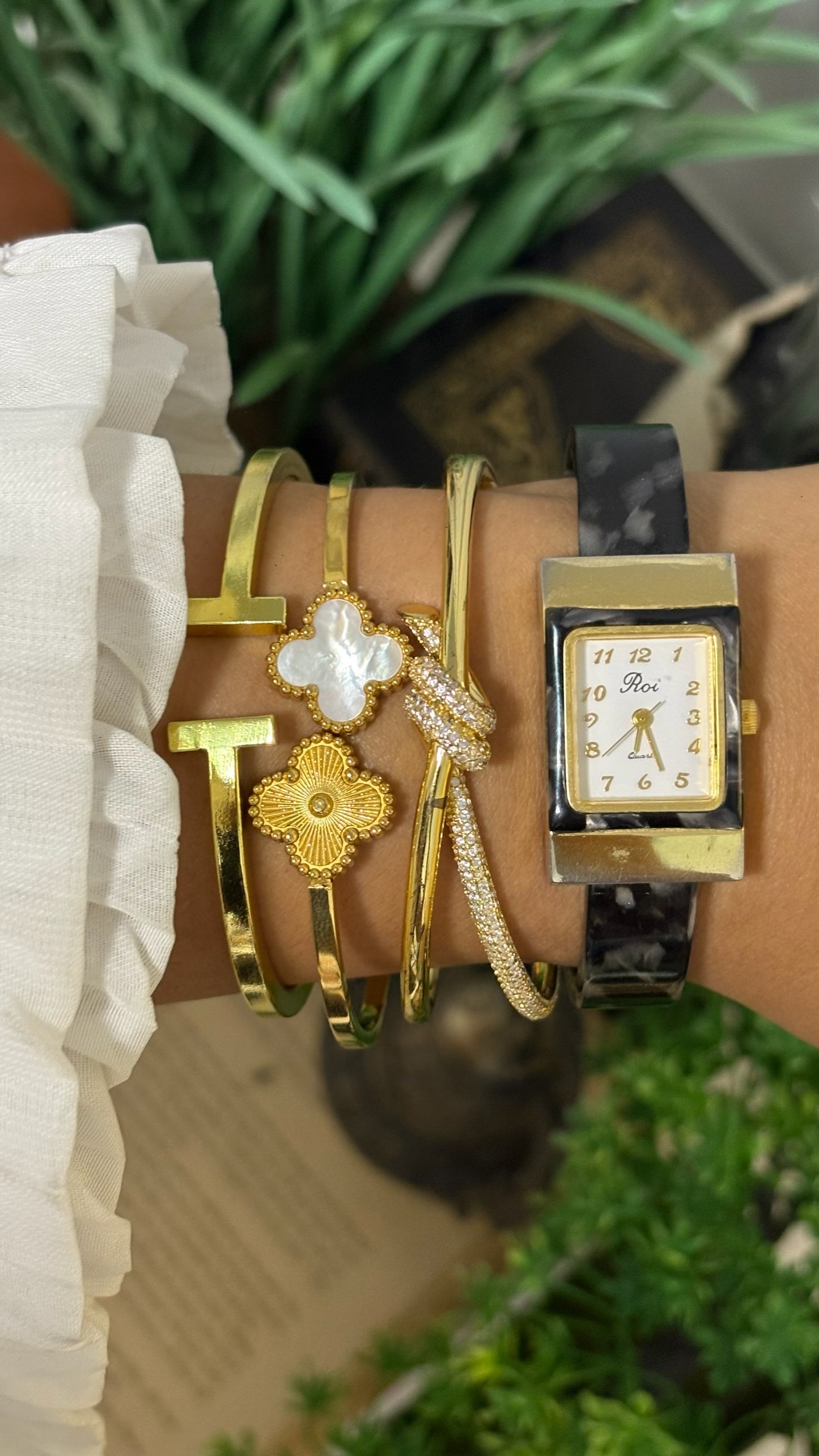 Vintage Roi Tank Classic Watch in Gold Tone and Marbled Black Acrylic Bangle Quartz
