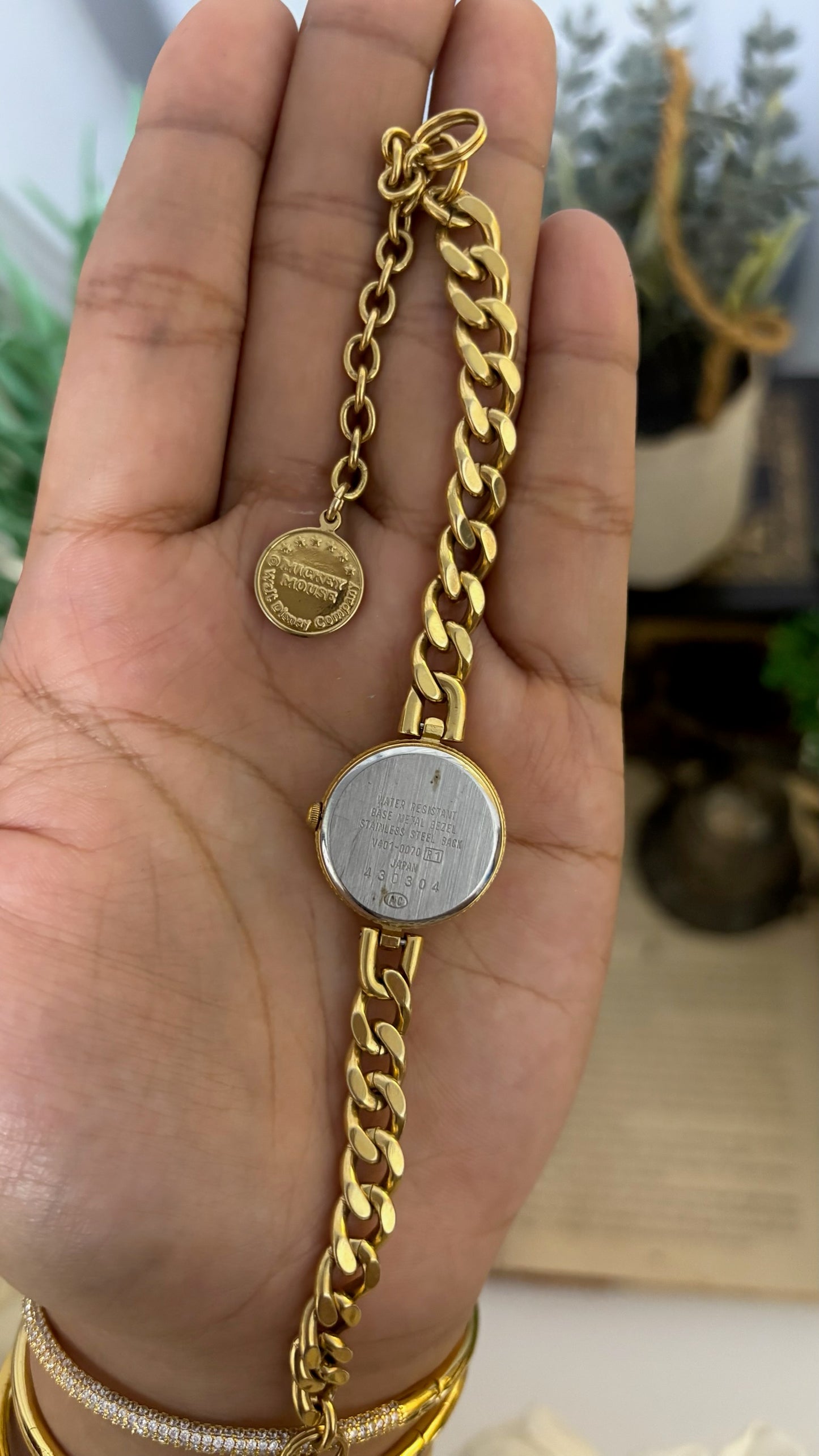 Vintage Alba Disney Mickey Mouse Round Watch with Curb Chain Bracelet in Gold Tone Quartz