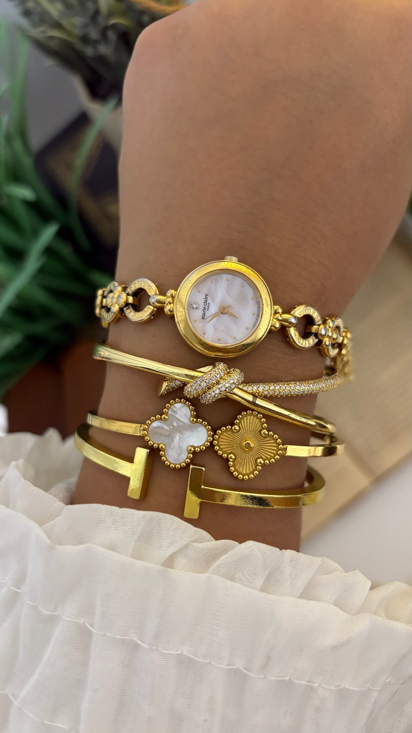 Vintage Marie Claire Round Mother of Pearl Dial Watch with Logo Ring Links in Gold Tone Quartz