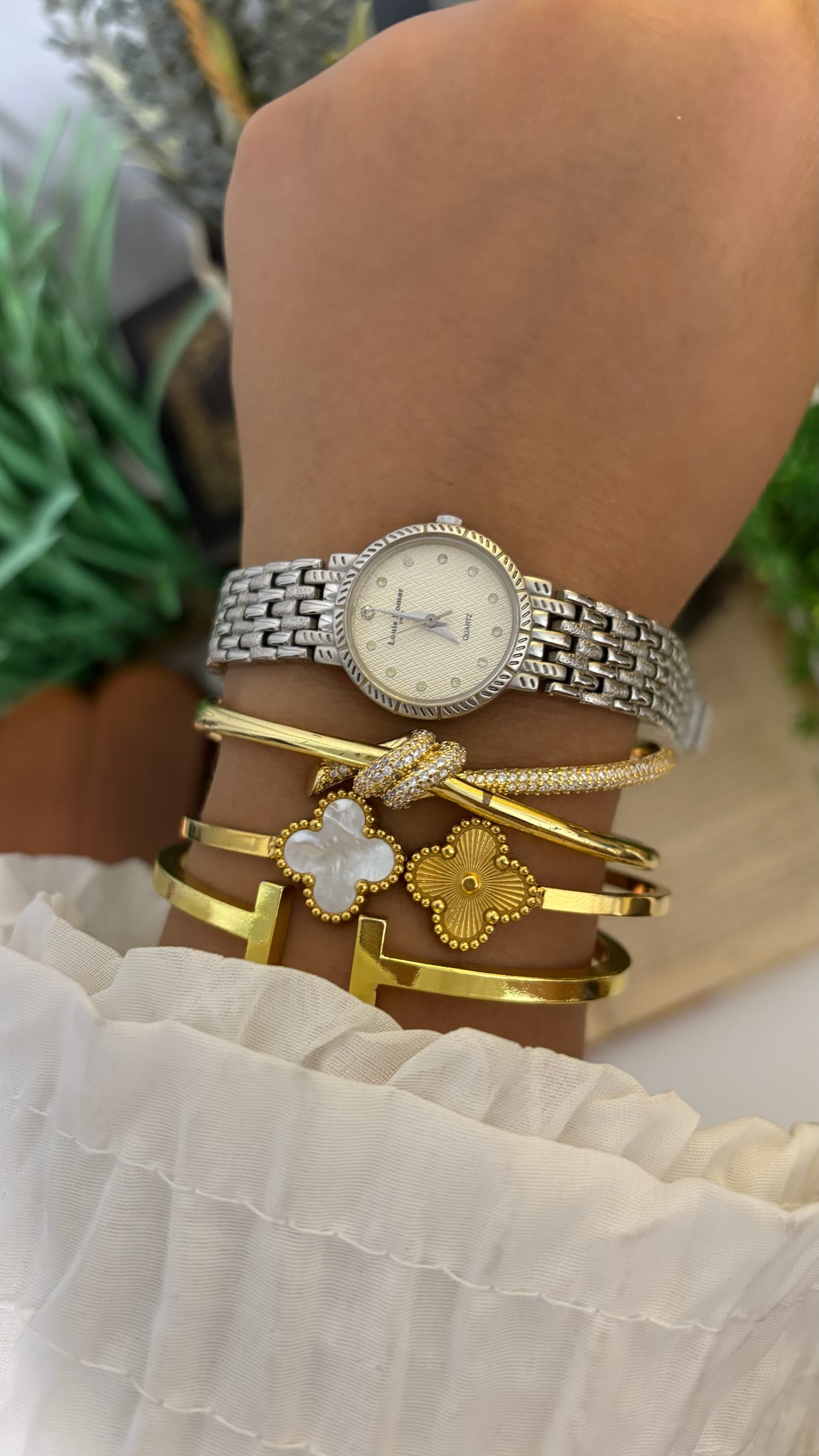 Vintage Louis Domar Paris Diamond Marker Watch with Textured Five-Link Bracelet in Silver Tone Quartz