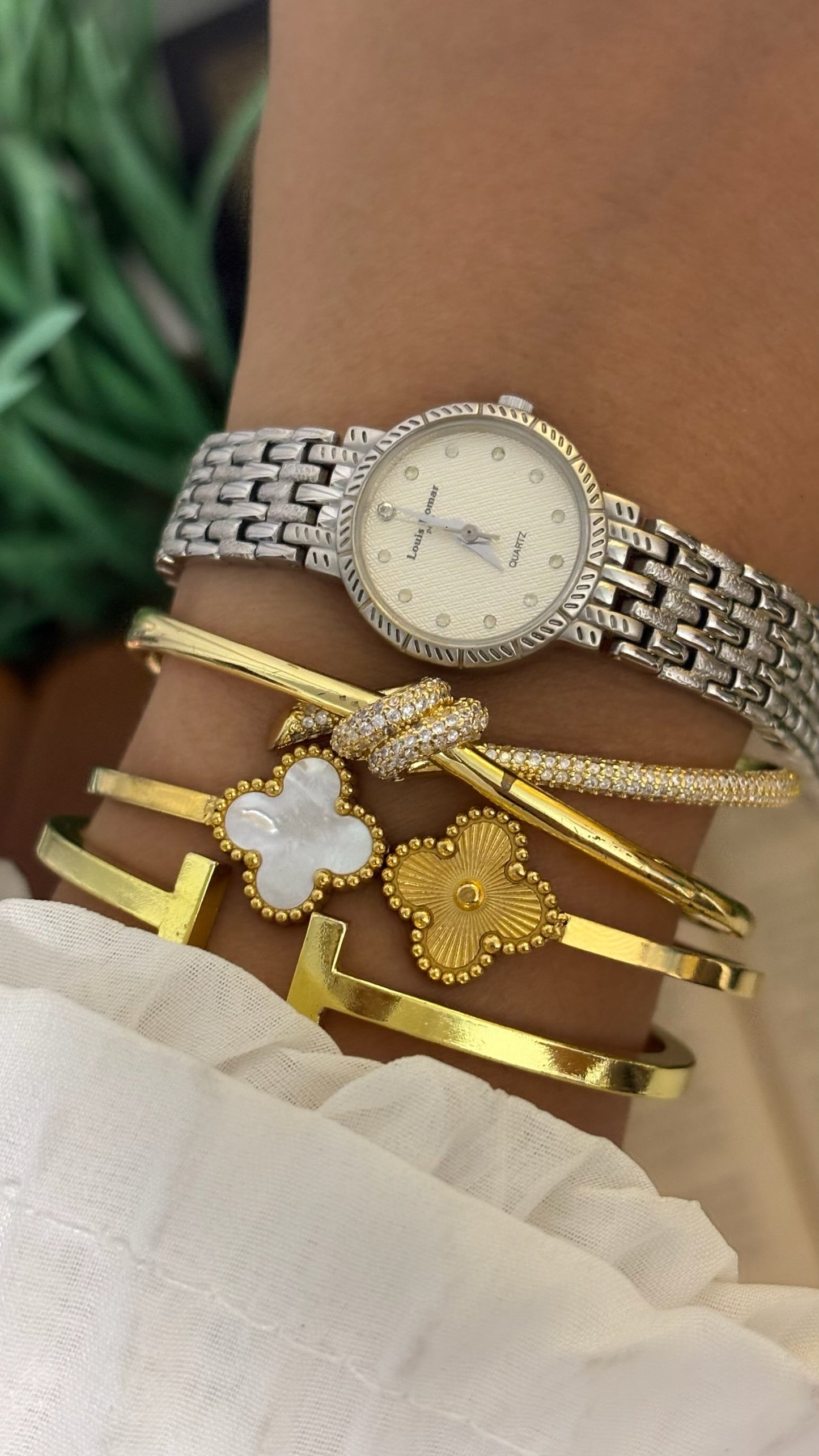 Vintage Louis Domar Paris Diamond Marker Watch with Textured Five-Link Bracelet in Silver Tone Quartz