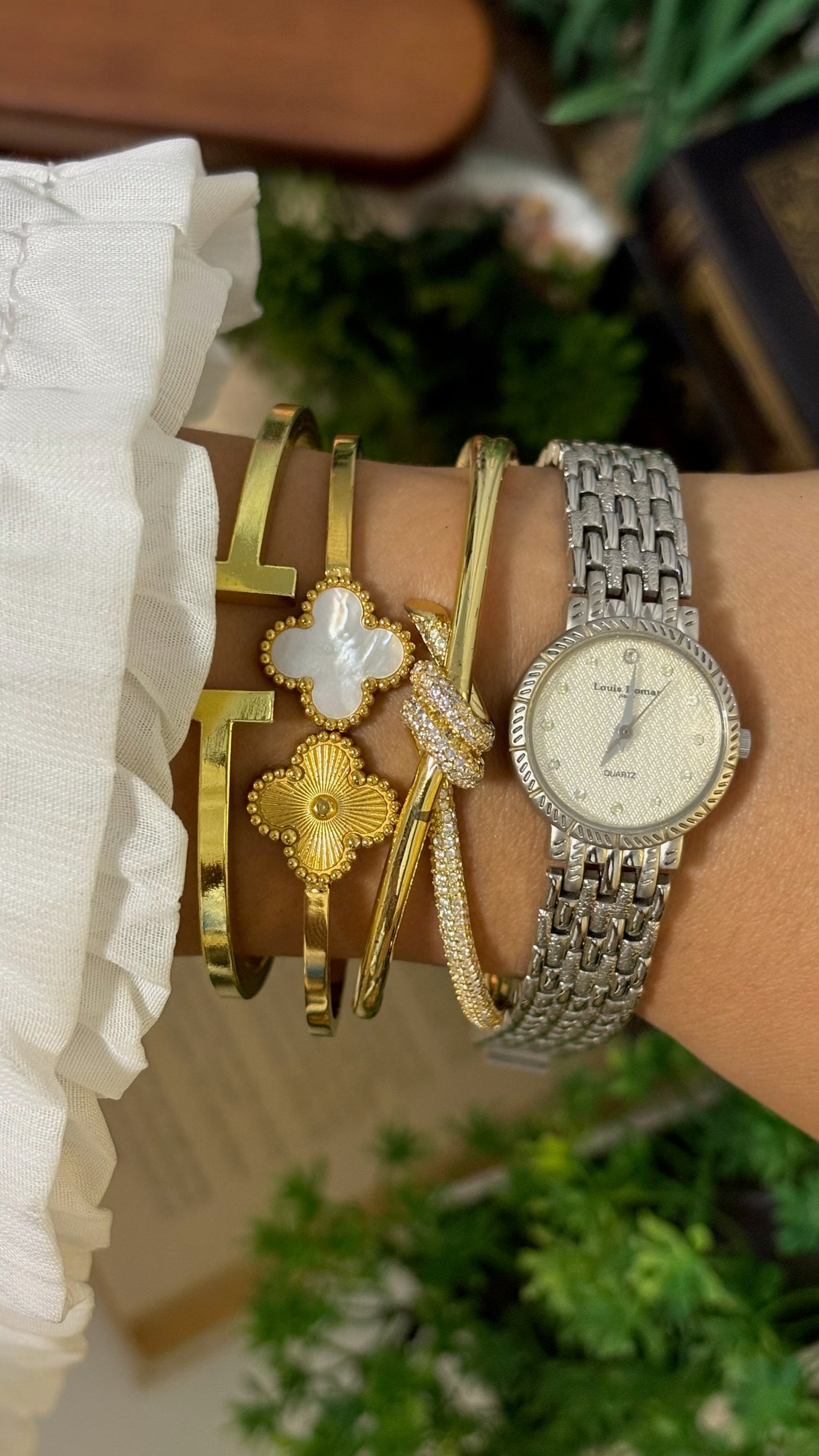 Vintage Louis Domar Paris Diamond Marker Watch with Textured Five-Link Bracelet in Silver Tone Quartz