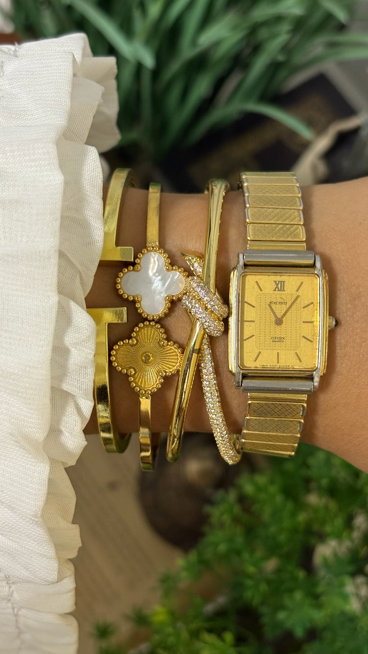 Vintage Citizen Exceed Tank Watch with Textured Expansion Band in Gold Tone Quartz