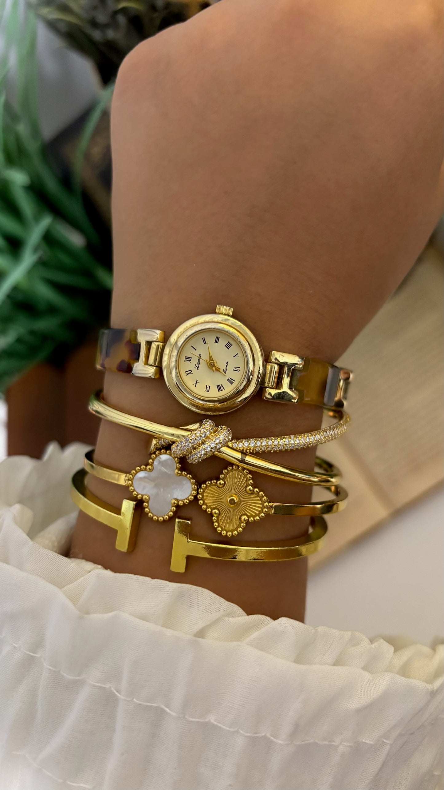 Vintage Lamue Round Watch with Tortoiseshell Panel Links in Gold Tone Quartz