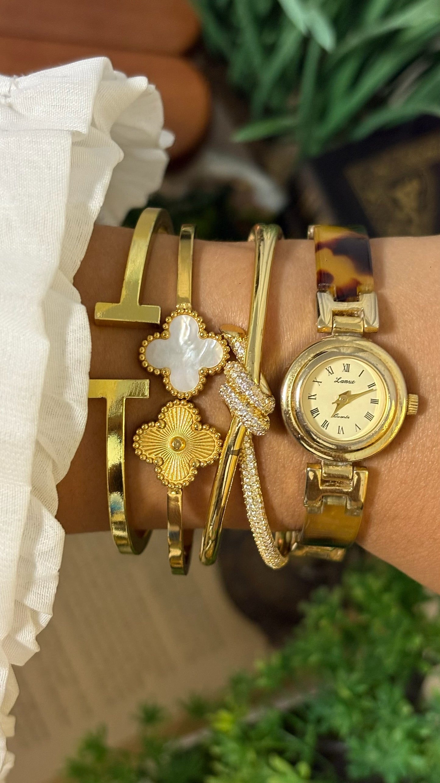 Vintage Lamue Round Watch with Tortoiseshell Panel Links in Gold Tone Quartz