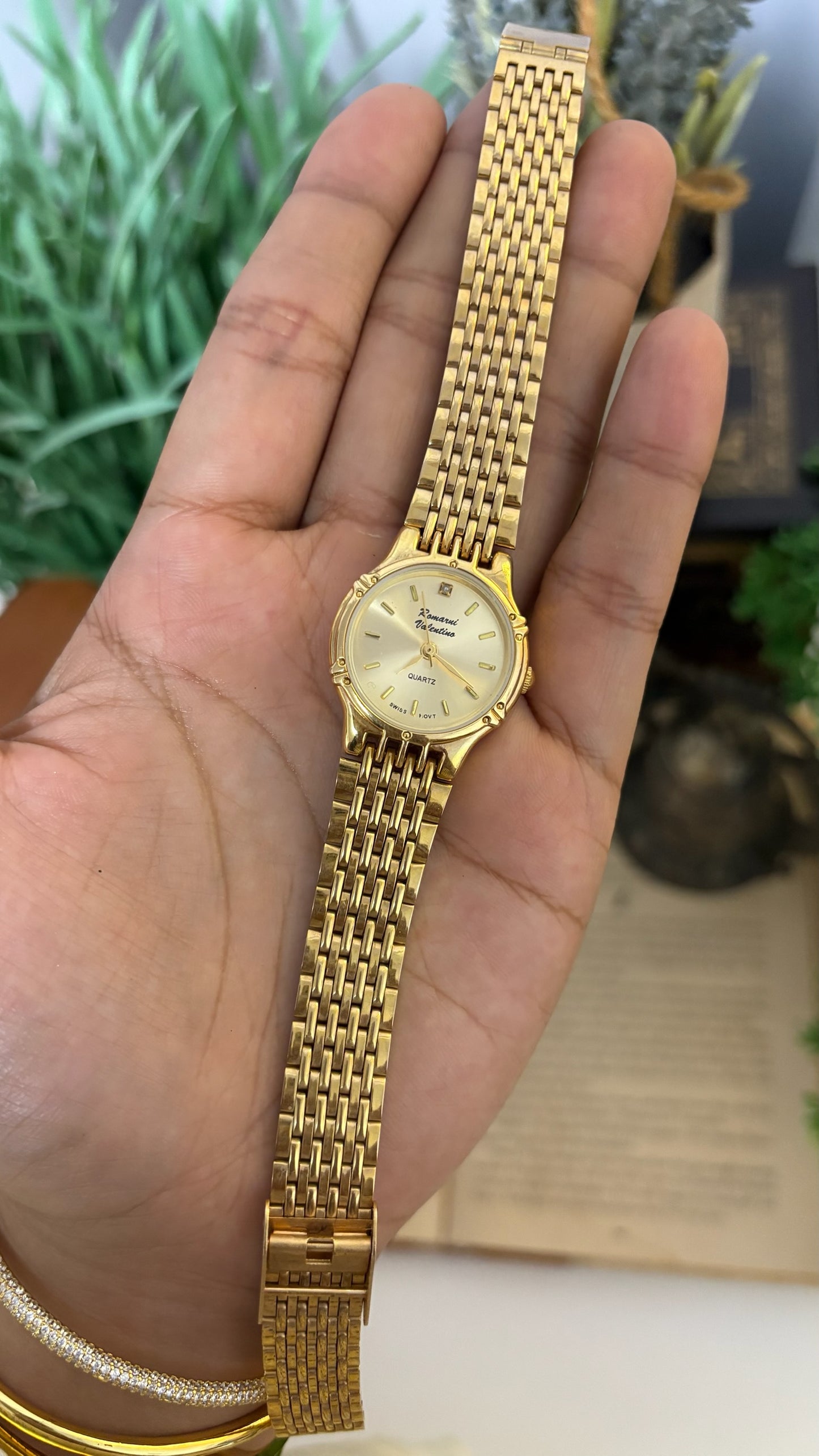 Vintage Romarni Valentino Round Watch with Multi-Link Bracelet in Gold Tone Quartz