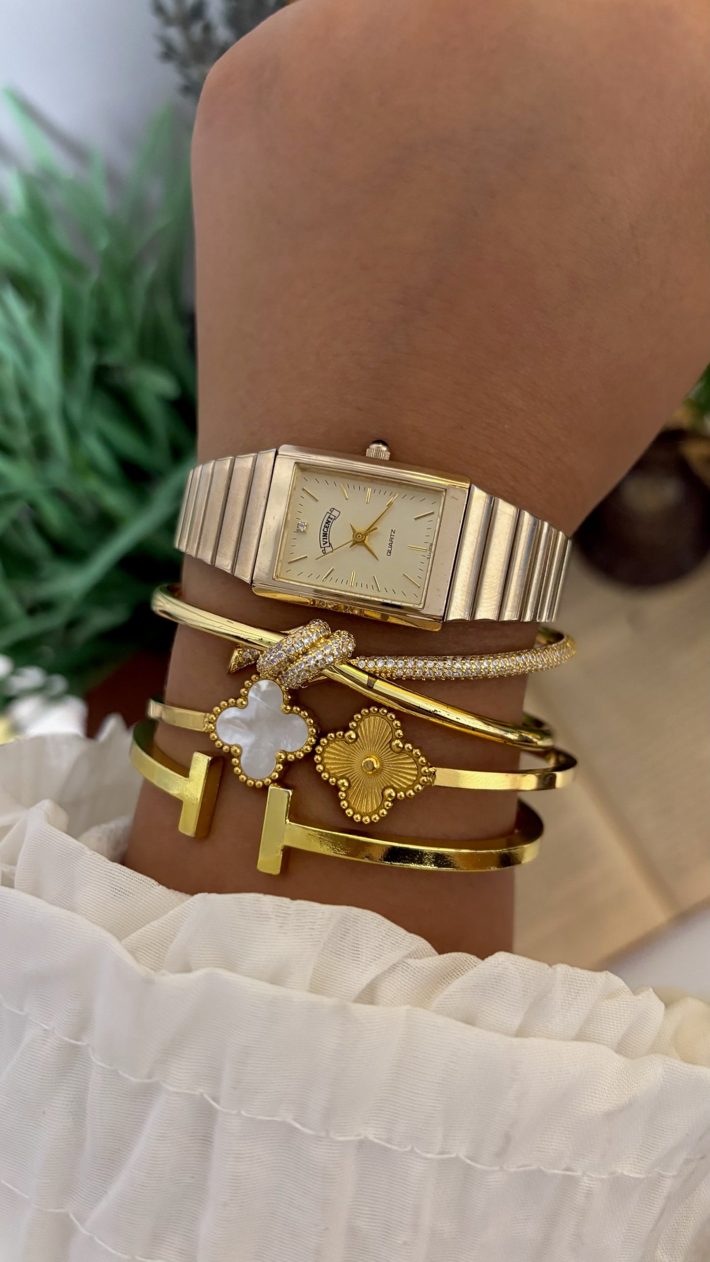 Vintage Vincent Rectangular Face Watch with Flat Link Bracelet in Gold Tone Quartz