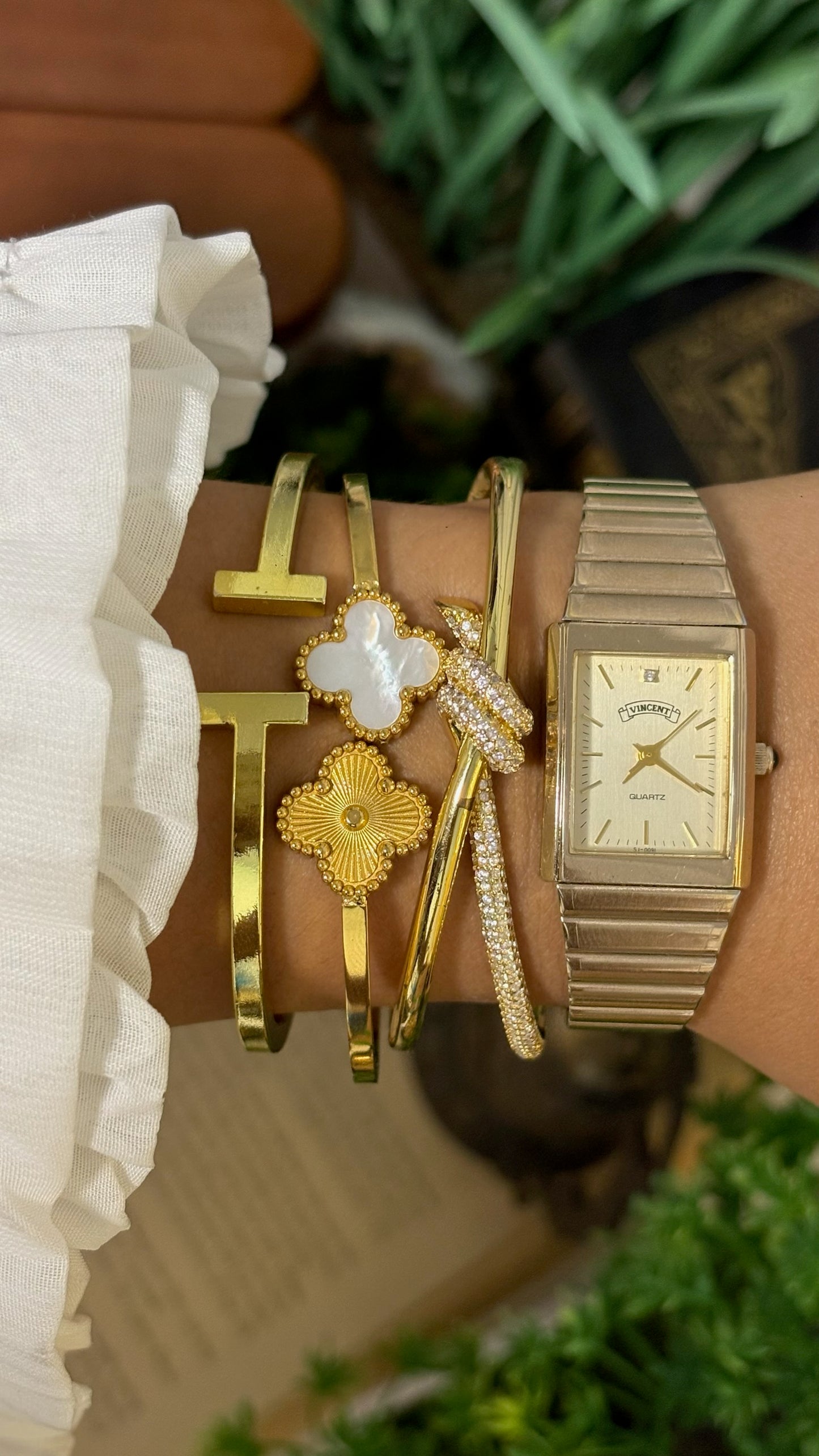Vintage Vincent Rectangular Face Watch with Flat Link Bracelet in Gold Tone Quartz