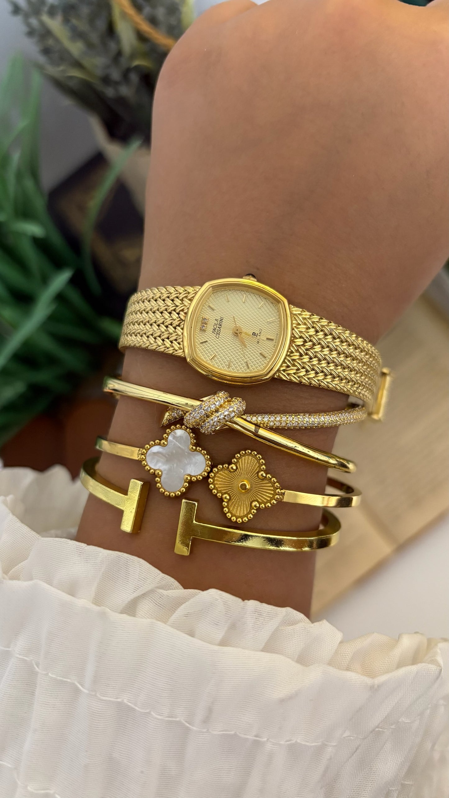 Vintage Paola Cesarini Milano Cushion Watch with Woven Mesh Strap in Gold Tone Quartz