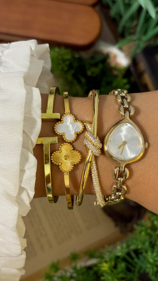 Vintage Pola Teardrop Faceted Crystal Watch with Open Oval Links in Gold Tone Quartz