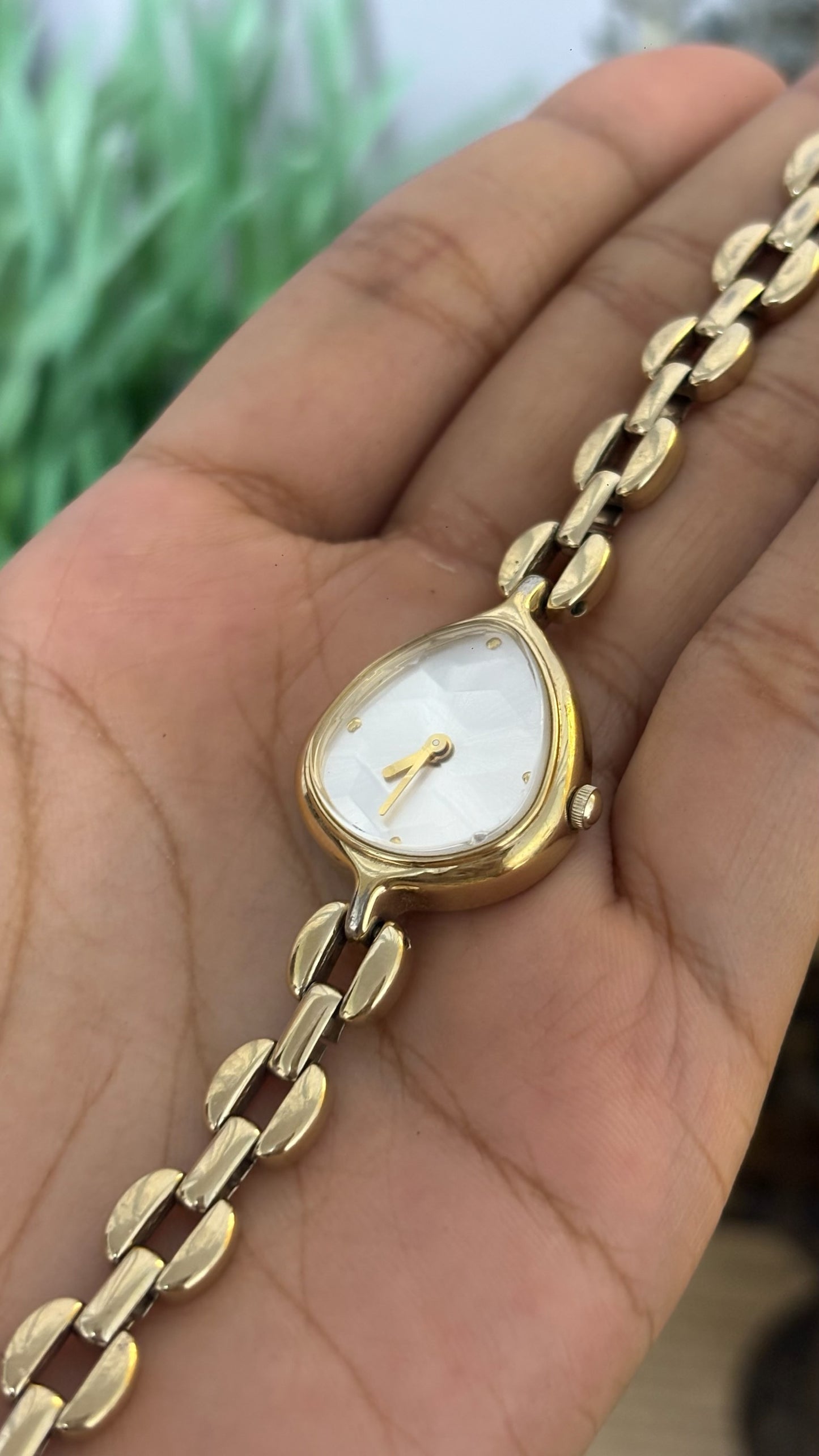 Vintage Pola Teardrop Faceted Crystal Watch with Open Oval Links in Gold Tone Quartz