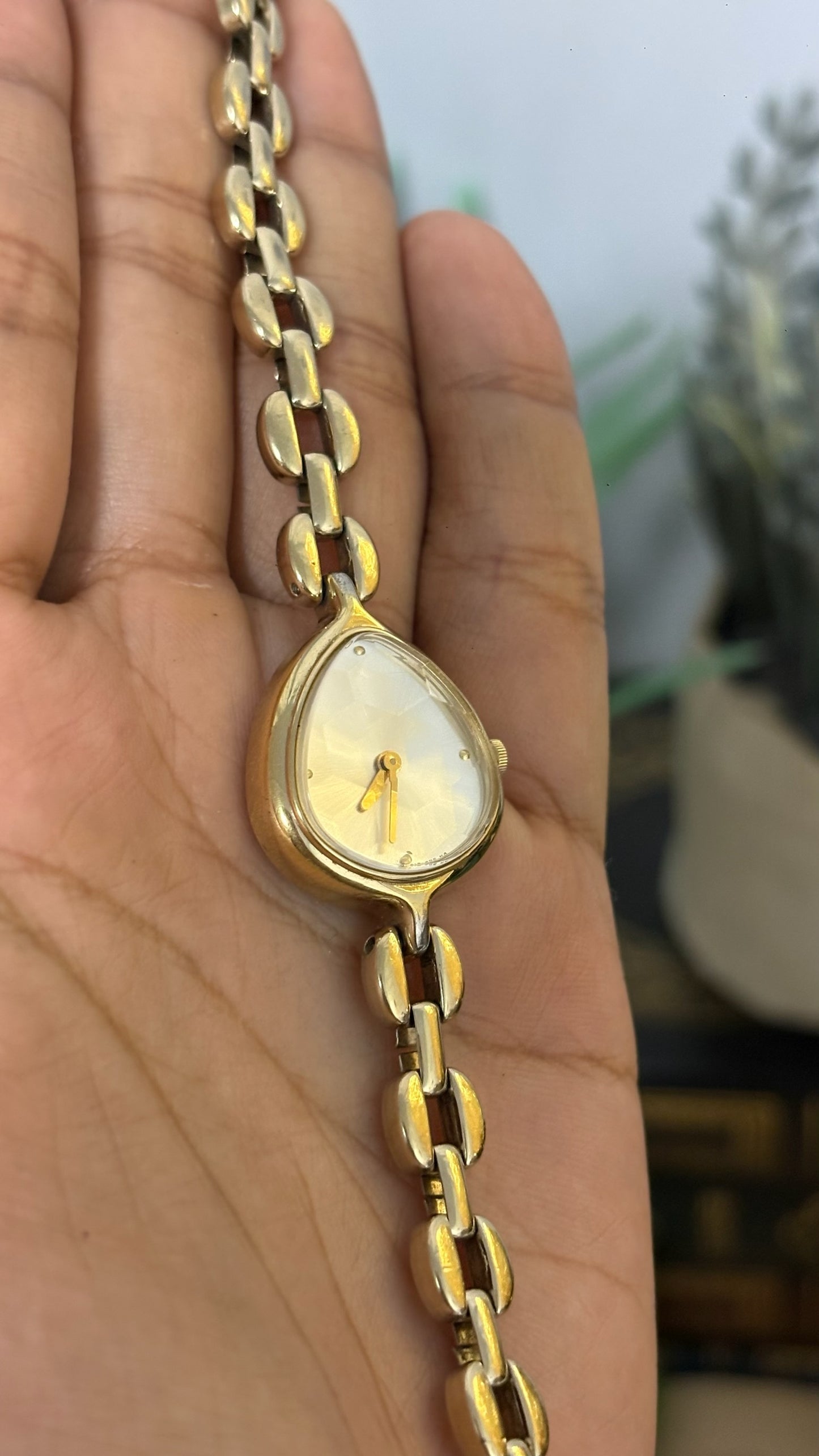 Vintage Pola Teardrop Faceted Crystal Watch with Open Oval Links in Gold Tone Quartz