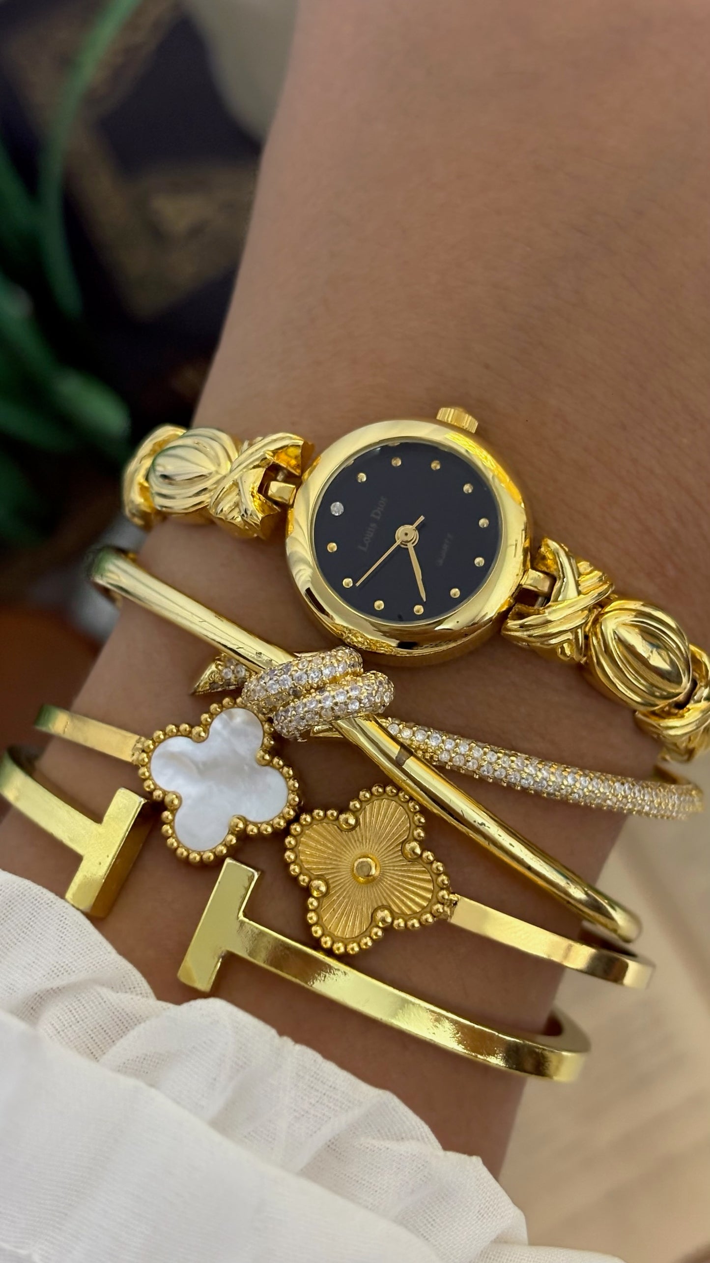 Vintage Louis Dior Round Black Dial Watch with Ornate Fluted Links in Gold Tone Quartz