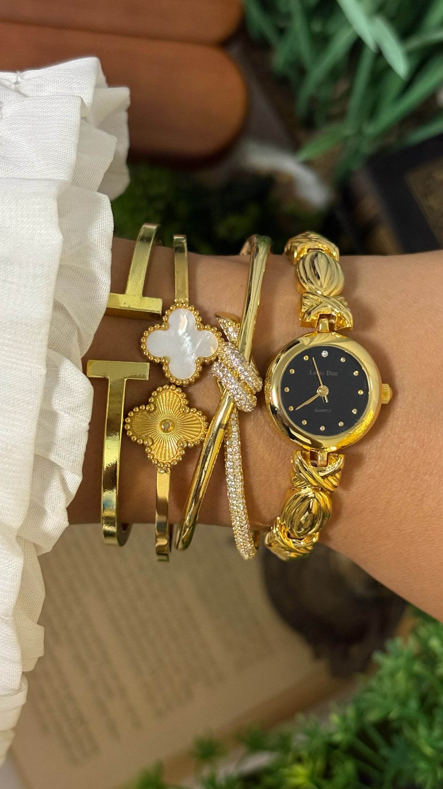 Vintage Louis Dior Round Black Dial Watch with Ornate Fluted Links in Gold Tone Quartz